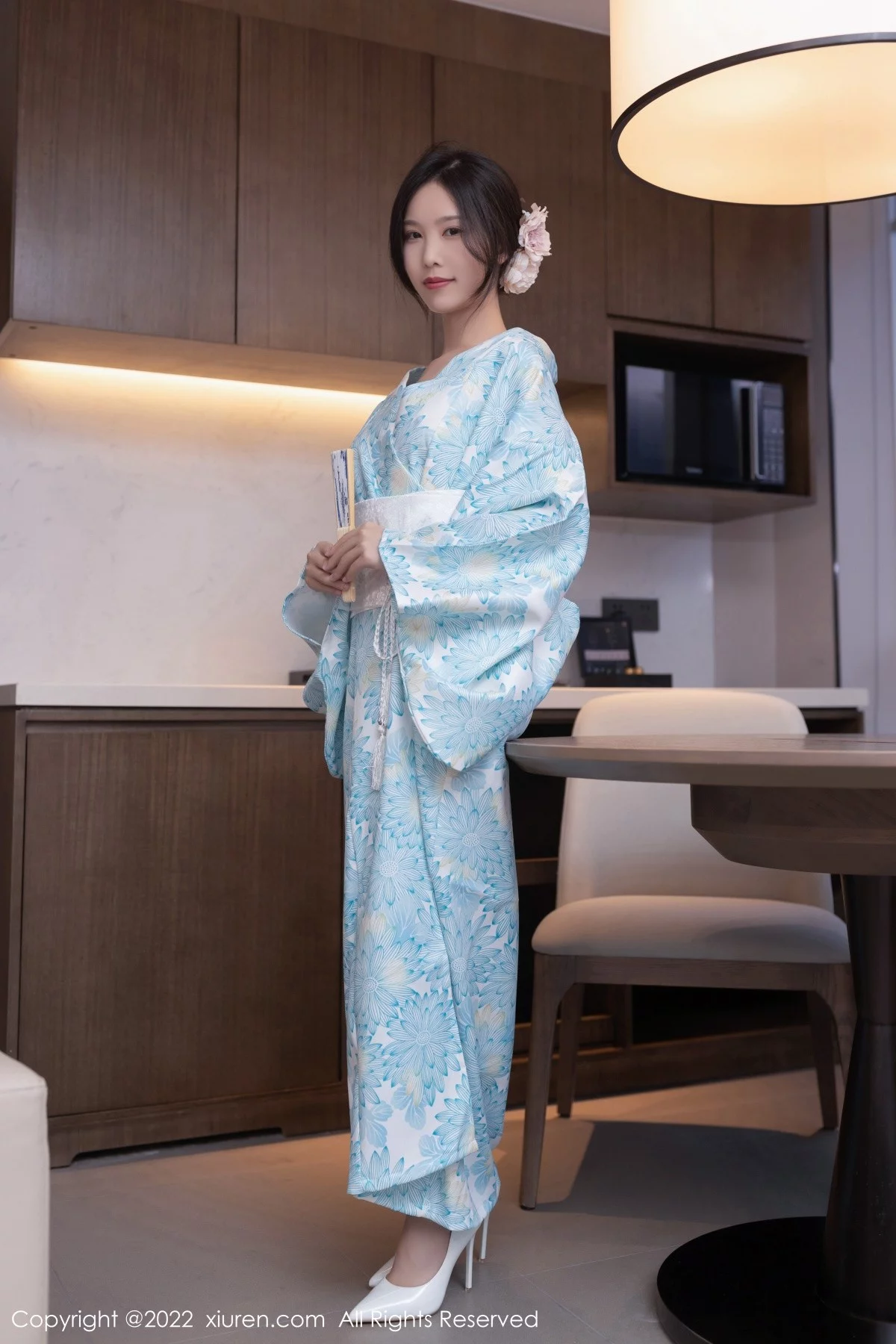 [[XiuRen秀人网]秀人网]No.5118_模特利世室内场景性感淡蓝色和服半脱秀惹火身材极致诱惑写真75P