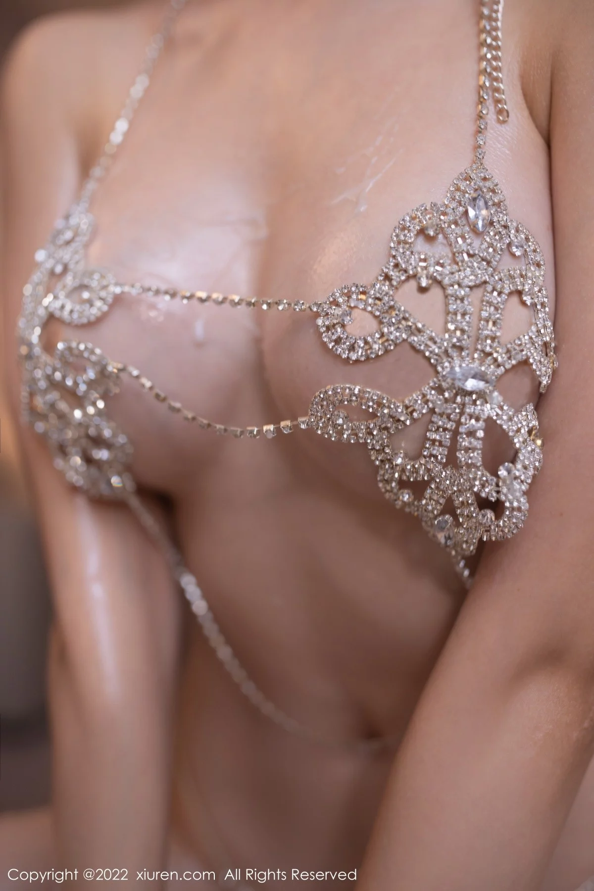 [[XiuRen秀人网]秀人网]No.5118_模特利世室内场景性感淡蓝色和服半脱秀惹火身材极致诱惑写真75P