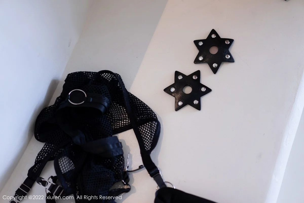 [[XiuRen秀人网]秀人网]No.5123_女神尤妮丝Egg大理旅拍户外性感缕空内衣秀豪乳翘臀诱惑写真56P