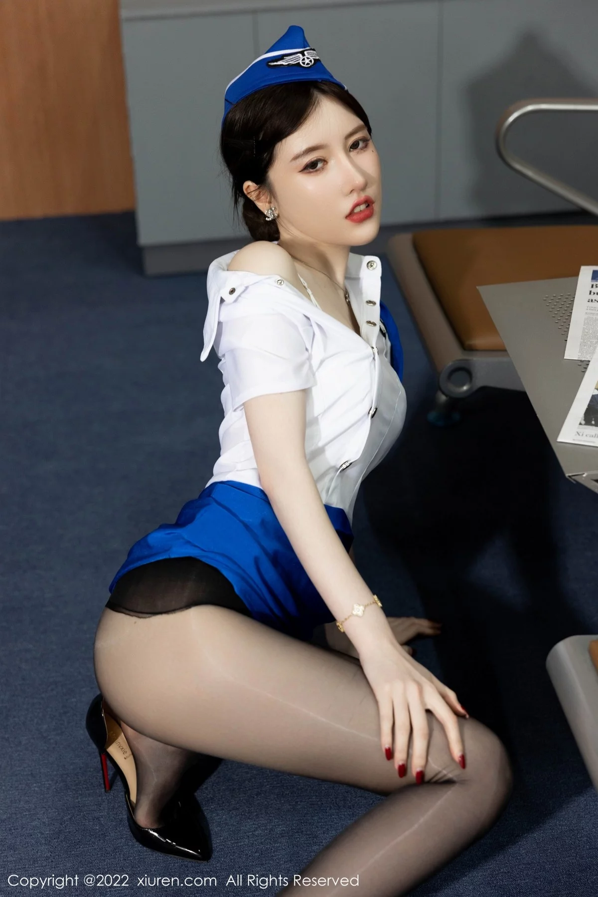 [[XiuRen秀人网]秀人网]No.5125_模特美桃酱海南心愿旅拍制服主题白色内衣配超薄黑丝诱惑写真75P