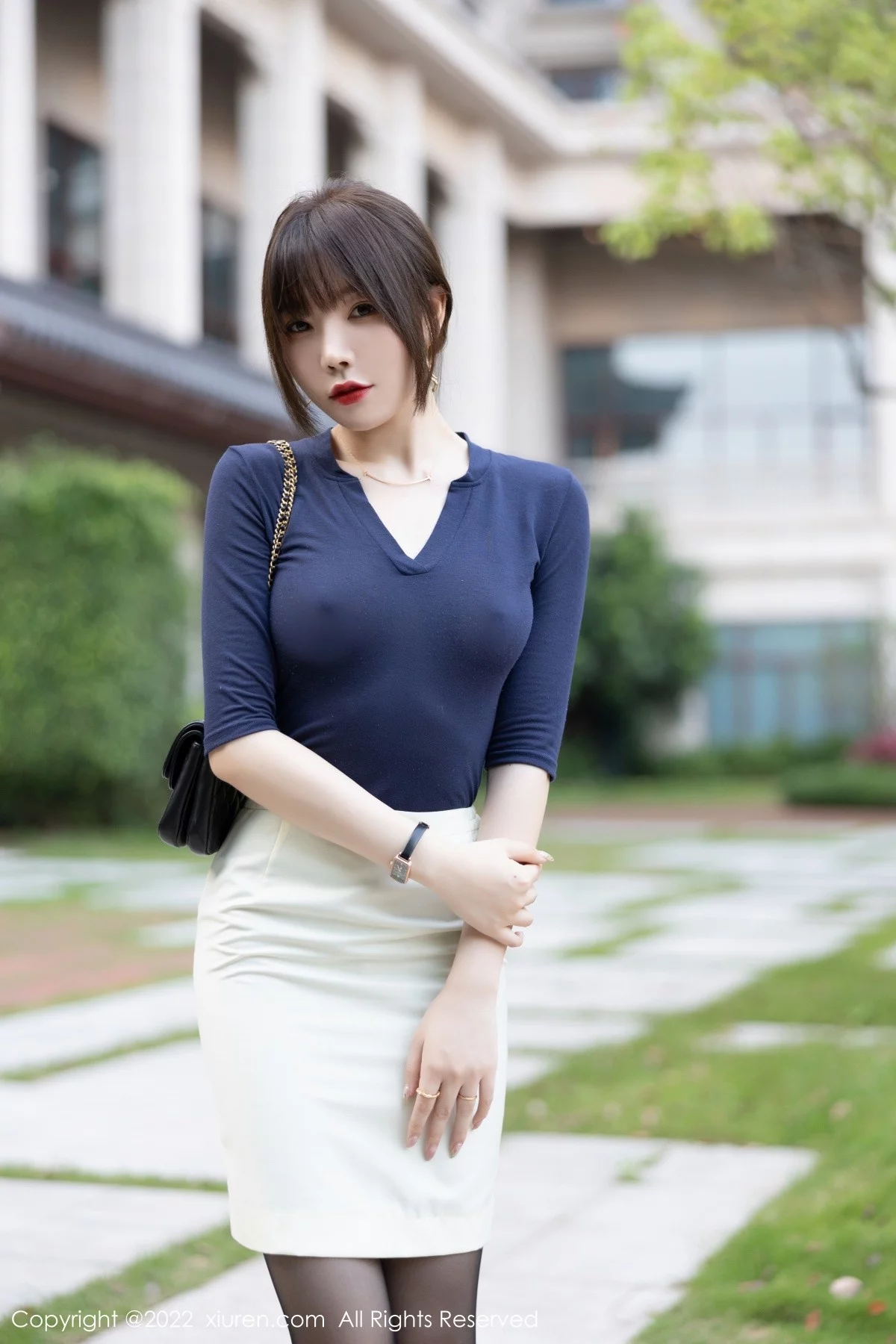 [[XiuRen秀人网]秀人网]No.5132_女神芝芝Booty性感蓝色真空收身上衣配超薄黑丝撩人诱惑写真109P