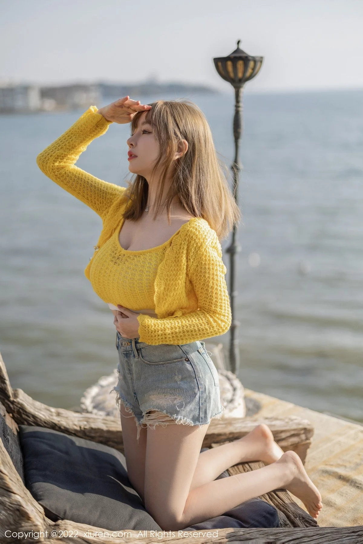 [[XiuRen秀人网]秀人网]No.5129_女神王雨纯大理旅拍黄色收身衣配原色丝袜秀豪乳翘臀诱惑写真53P