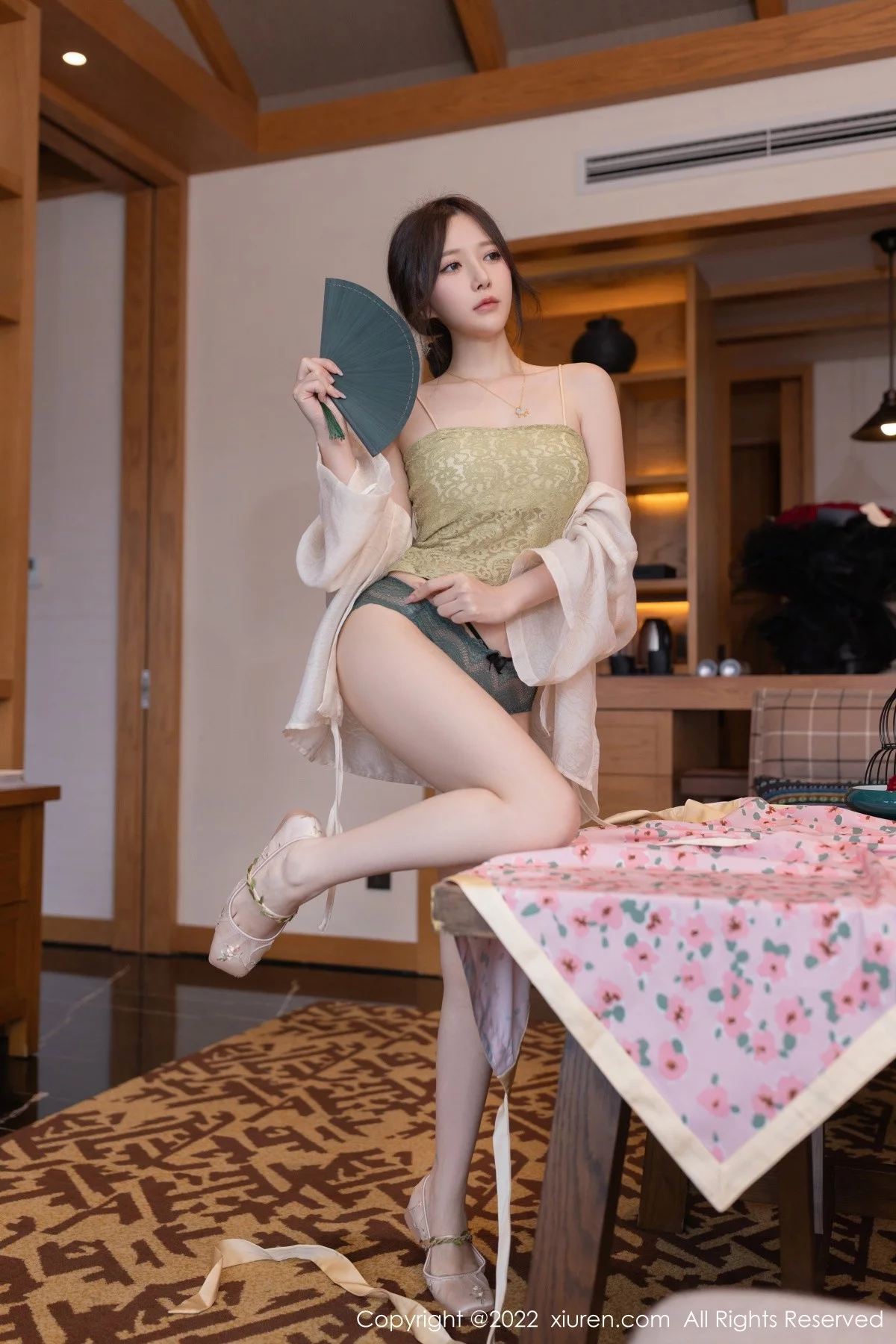 [[XiuRen秀人网]秀人网]No.5130_模特鱼子酱Fish云南旅拍私房浅色古装服饰秀曼妙身材诱惑写真78P