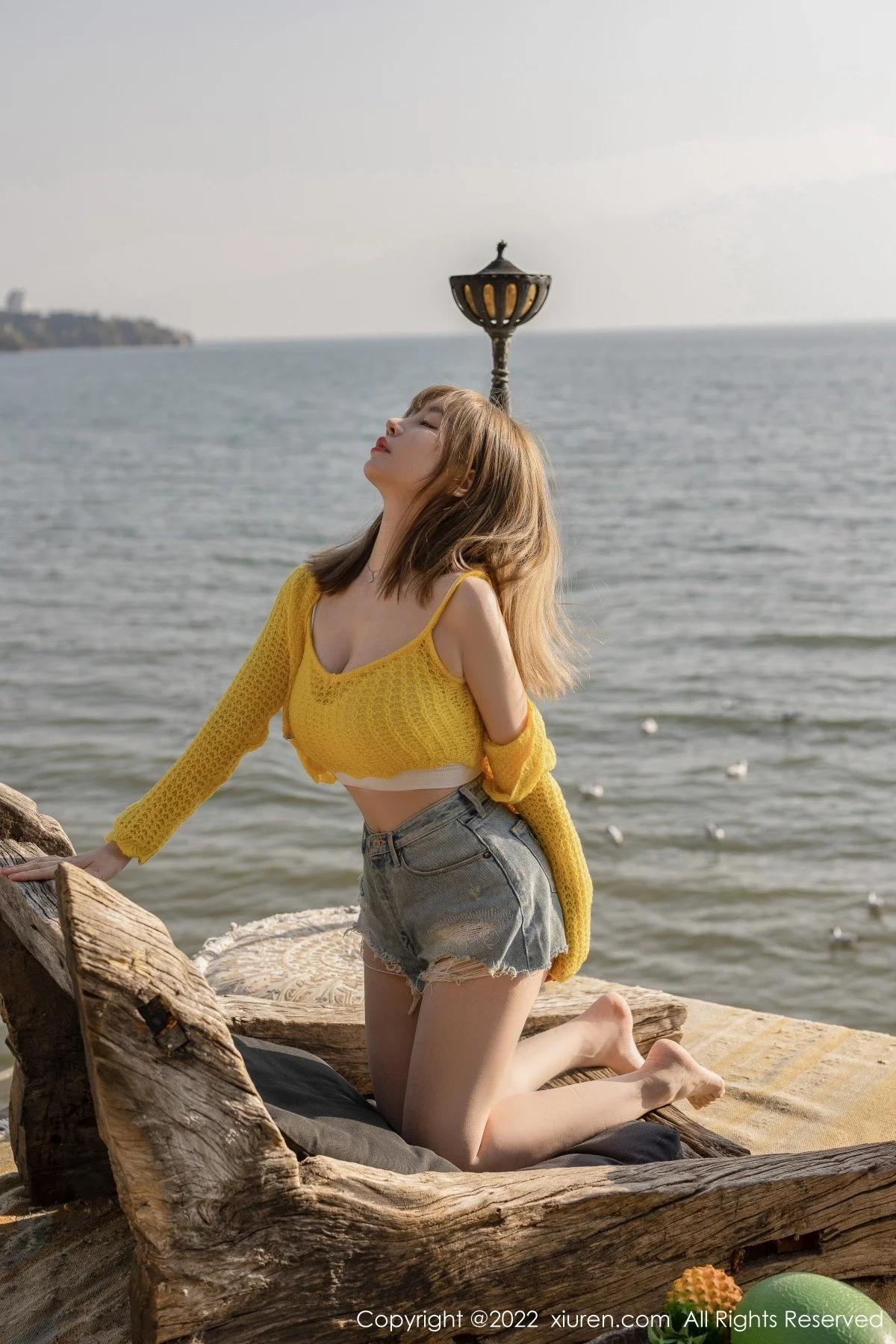 [[XiuRen秀人网]秀人网]No.5129_女神王雨纯大理旅拍黄色收身衣配原色丝袜秀豪乳翘臀诱惑写真53P