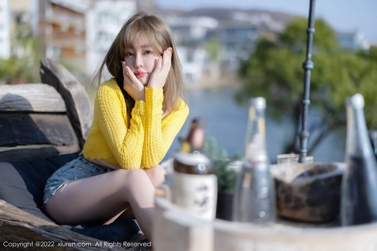 [[XiuRen秀人网]秀人网]No.5129_女神王雨纯大理旅拍黄色收身衣配原色丝袜秀豪乳翘臀诱惑写真53P