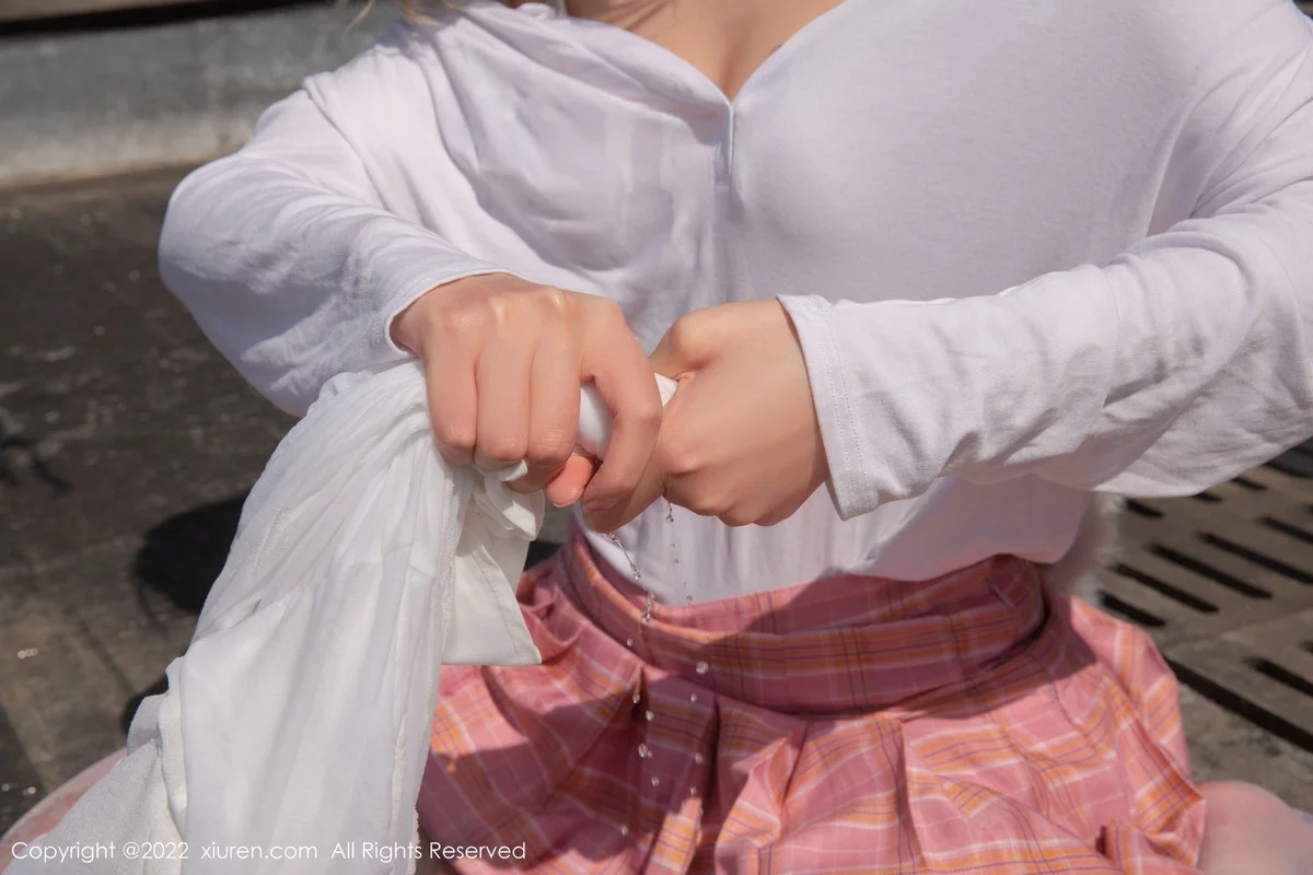 [[XiuRen秀人网]秀人网]No.5127_模特就是阿朱啊云南旅拍性感服饰半脱露白色内衣完美诱惑写真81P