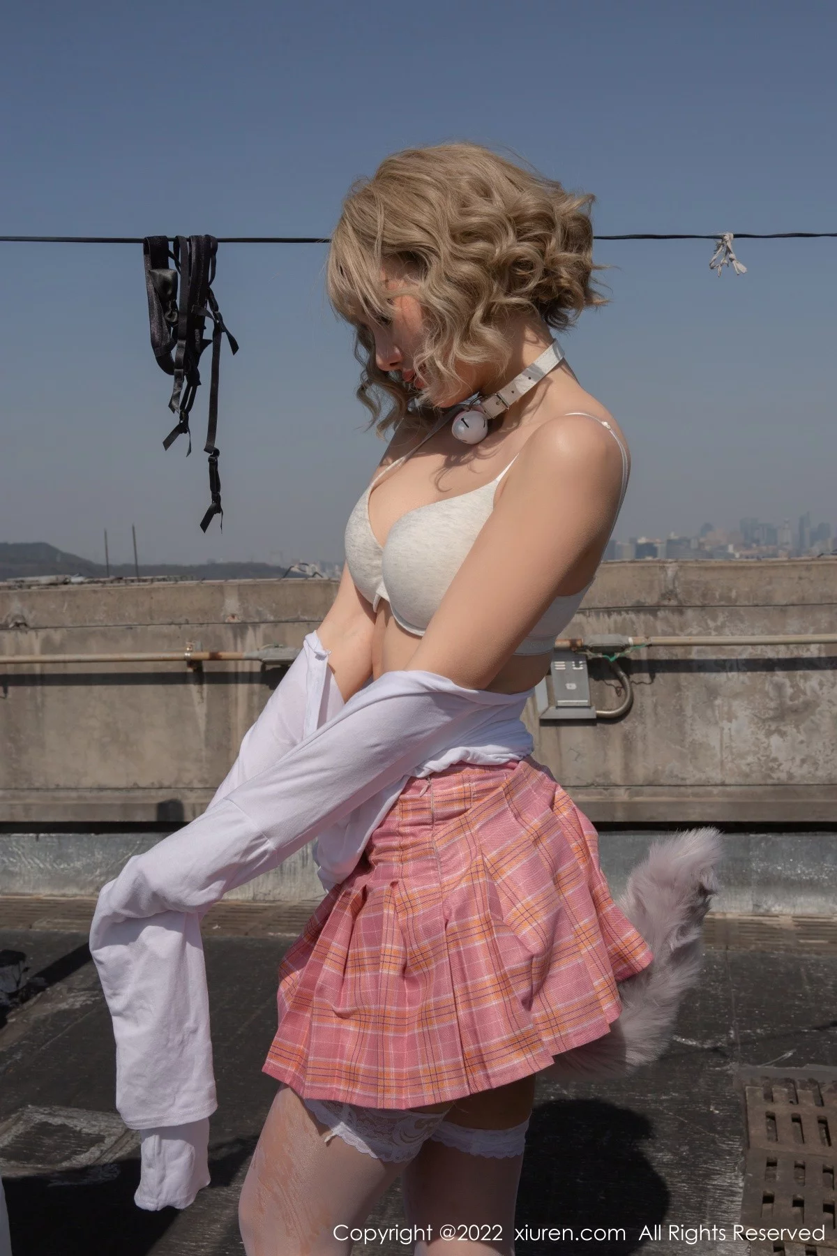 [[XiuRen秀人网]秀人网]No.5127_模特就是阿朱啊云南旅拍性感服饰半脱露白色内衣完美诱惑写真81P