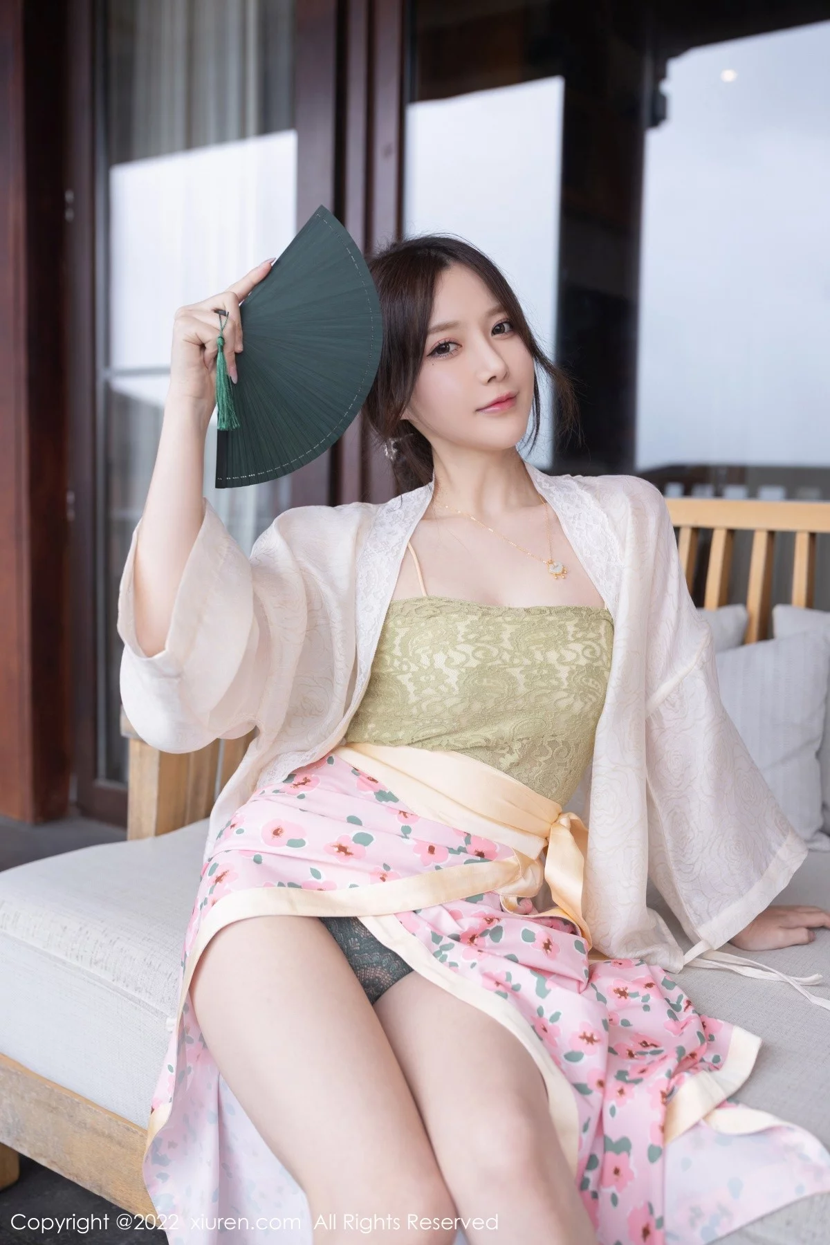 [[XiuRen秀人网]秀人网]No.5130_模特鱼子酱Fish云南旅拍私房浅色古装服饰秀曼妙身材诱惑写真78P