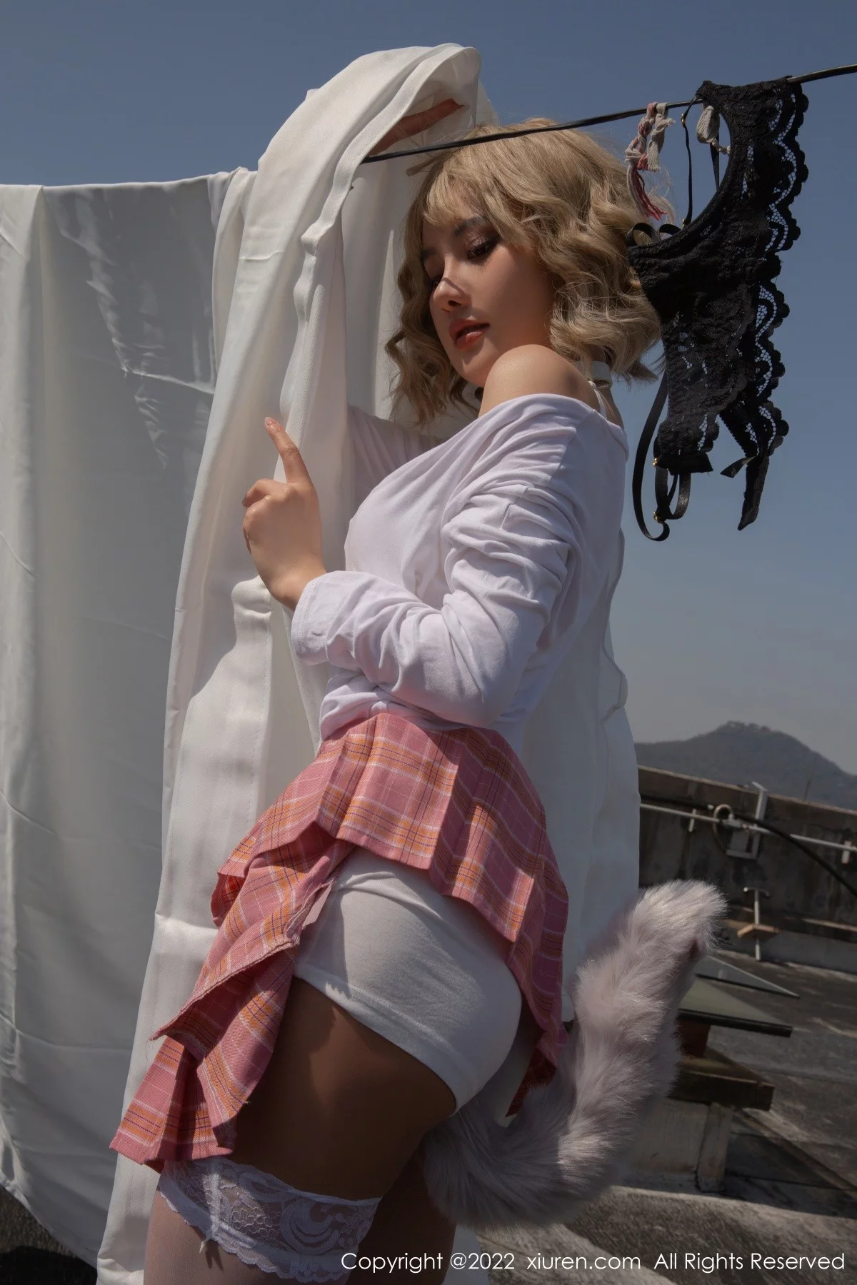 [[XiuRen秀人网]秀人网]No.5127_模特就是阿朱啊云南旅拍性感服饰半脱露白色内衣完美诱惑写真81P