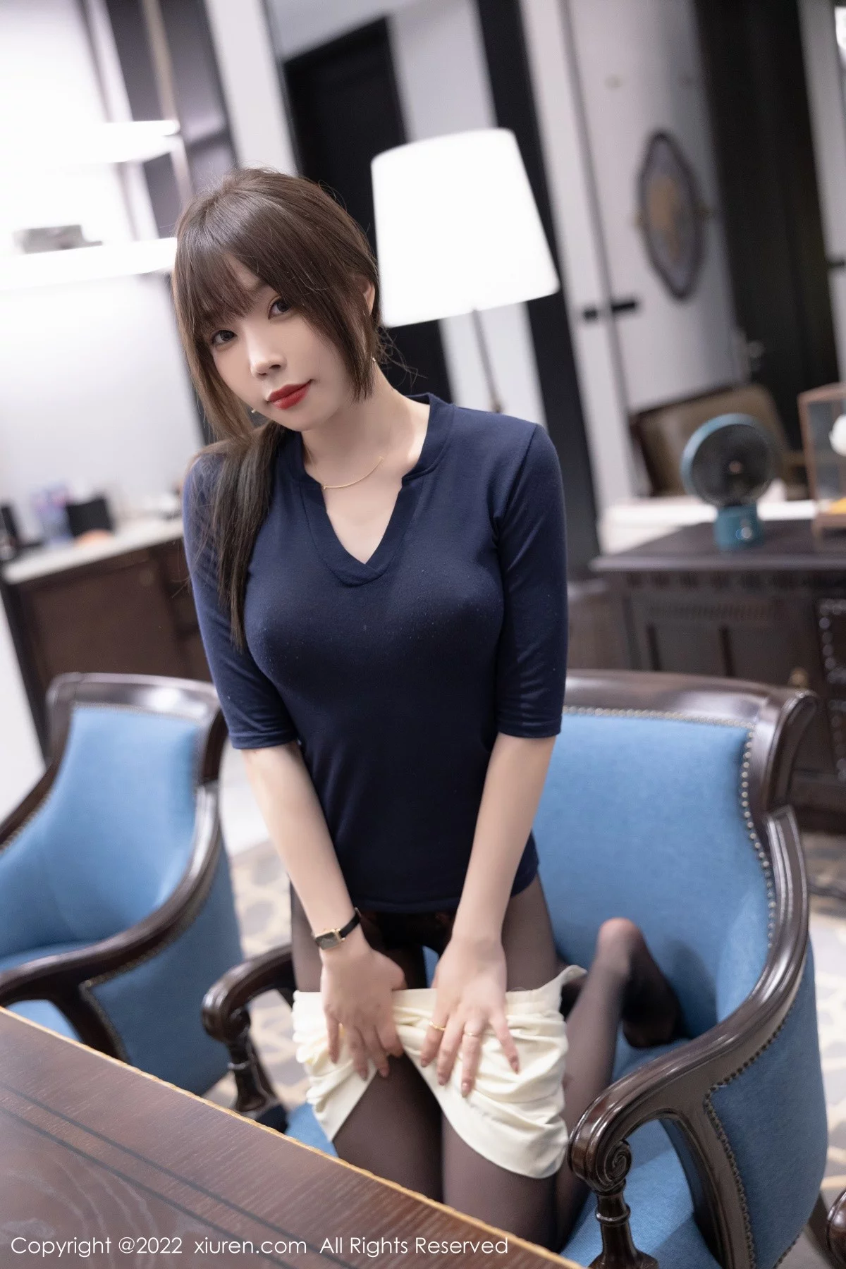 [[XiuRen秀人网]秀人网]No.5132_女神芝芝Booty性感蓝色真空收身上衣配超薄黑丝撩人诱惑写真109P