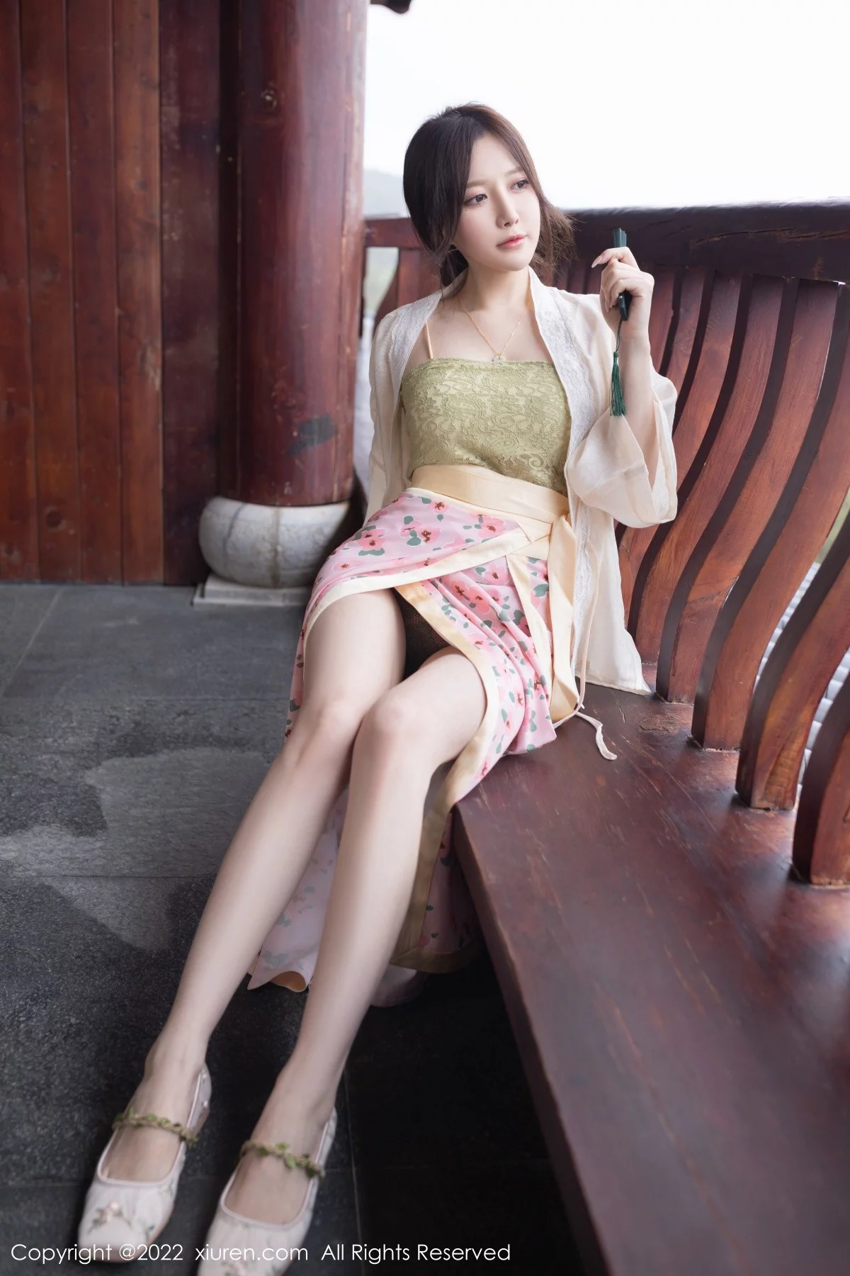 [[XiuRen秀人网]秀人网]No.5130_模特鱼子酱Fish云南旅拍私房浅色古装服饰秀曼妙身材诱惑写真78P