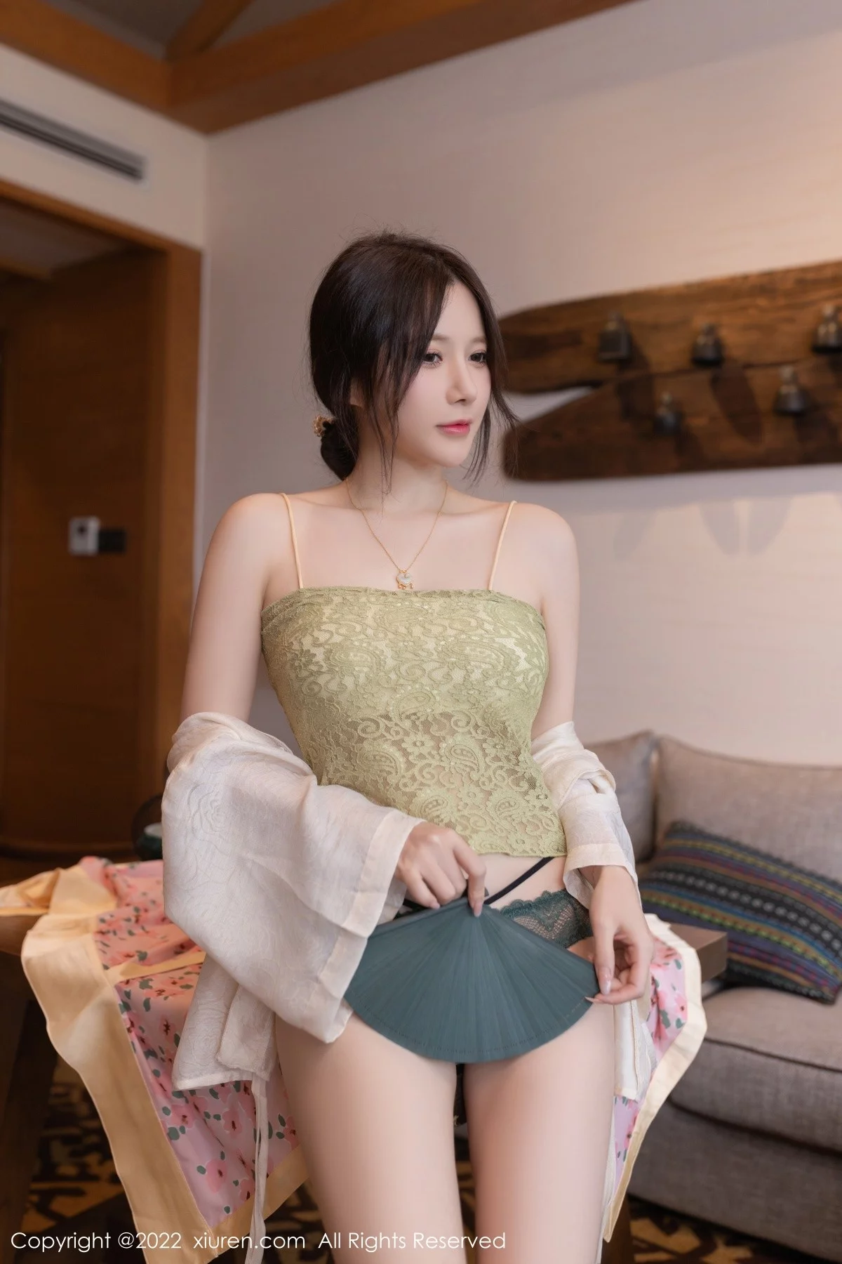 [[XiuRen秀人网]秀人网]No.5130_模特鱼子酱Fish云南旅拍私房浅色古装服饰秀曼妙身材诱惑写真78P