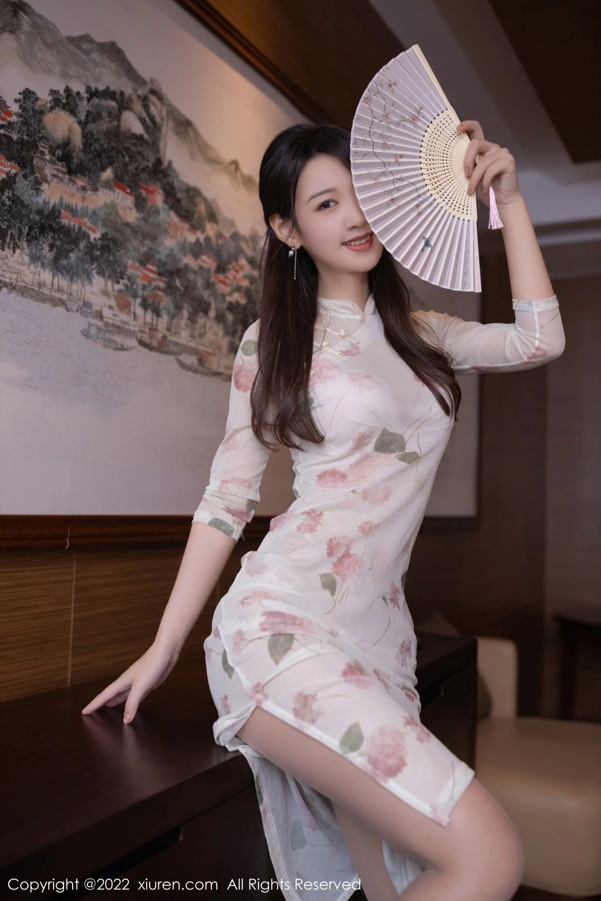 [[XiuRen秀人网]秀人网]No.5139_模特唐安琪广州-云南旅拍半脱白色轻透旗袍露性感内衣诱惑写真82P