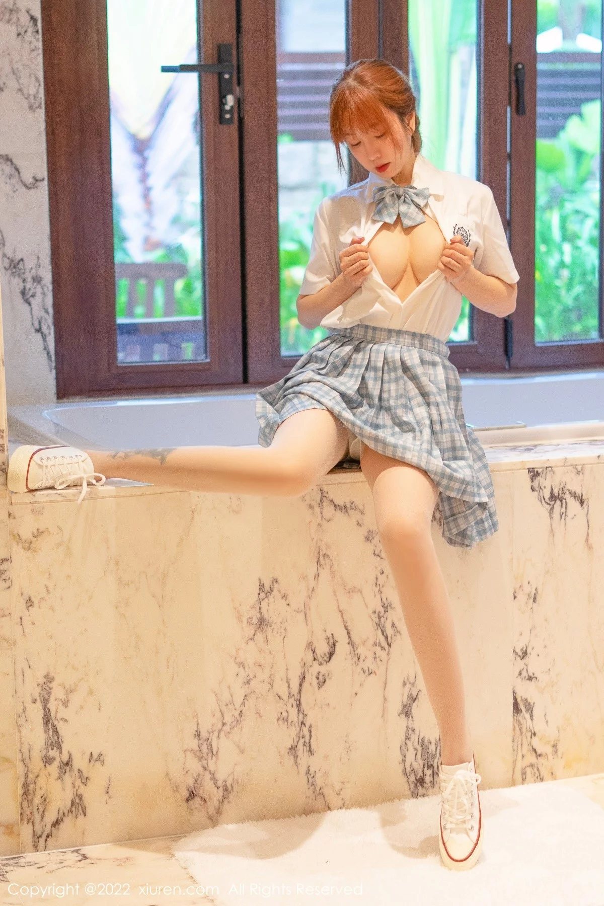 [[XiuRen秀人网]秀人网]No.5137_女神王雨纯性感白T配蓝灰色格子裙原色丝袜秀曼妙身材诱惑写真46P