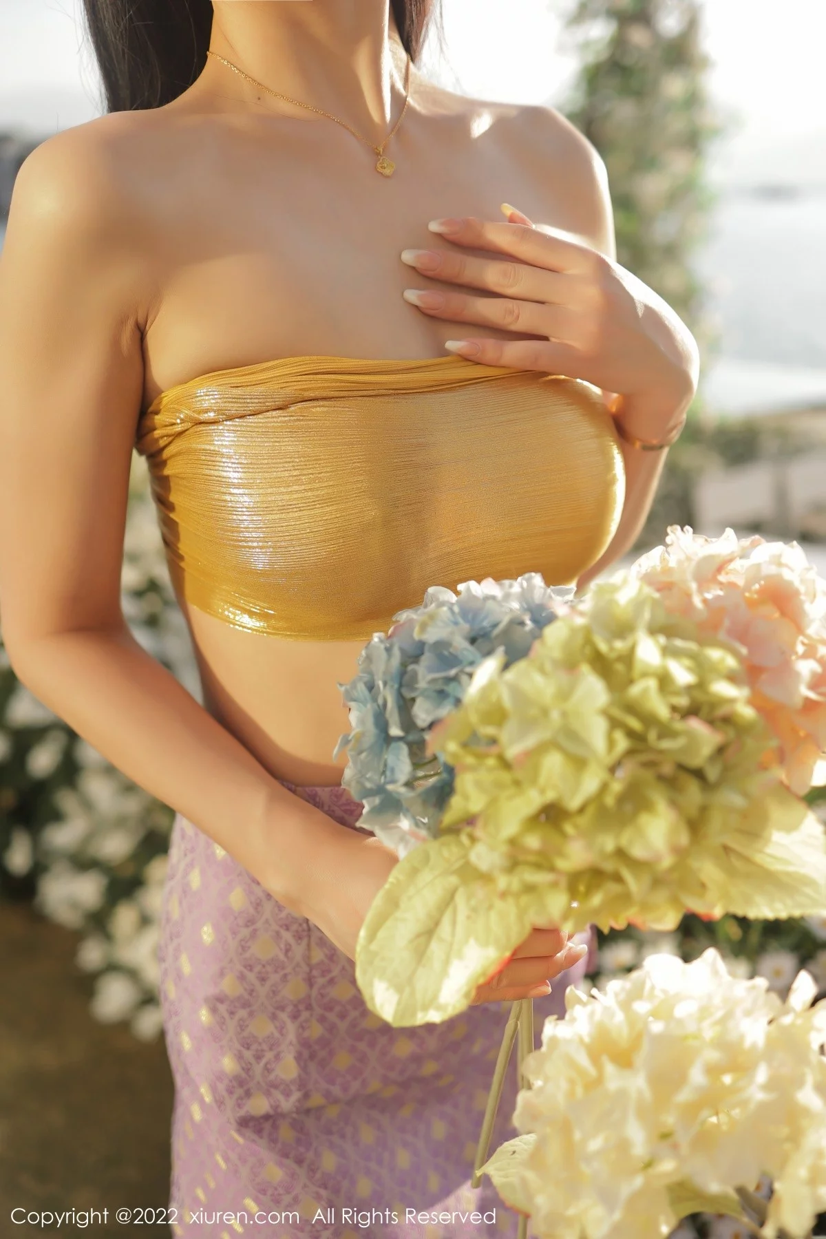 [[XiuRen秀人网]秀人网]No.5135_模特李雅柔大理旅拍洱海场景黄色抹胸服饰秀高挑身材诱惑写真67P