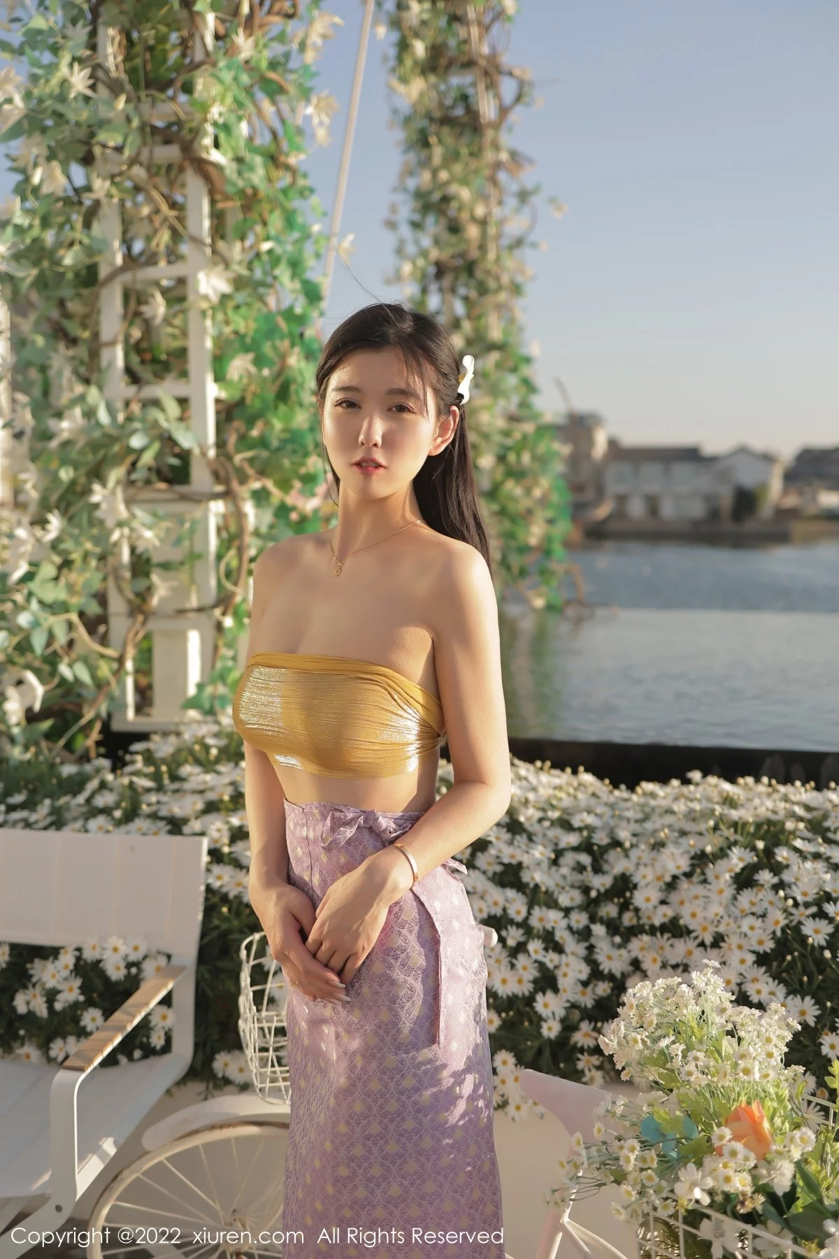 [[XiuRen秀人网]秀人网]No.5135_模特李雅柔大理旅拍洱海场景黄色抹胸服饰秀高挑身材诱惑写真67P