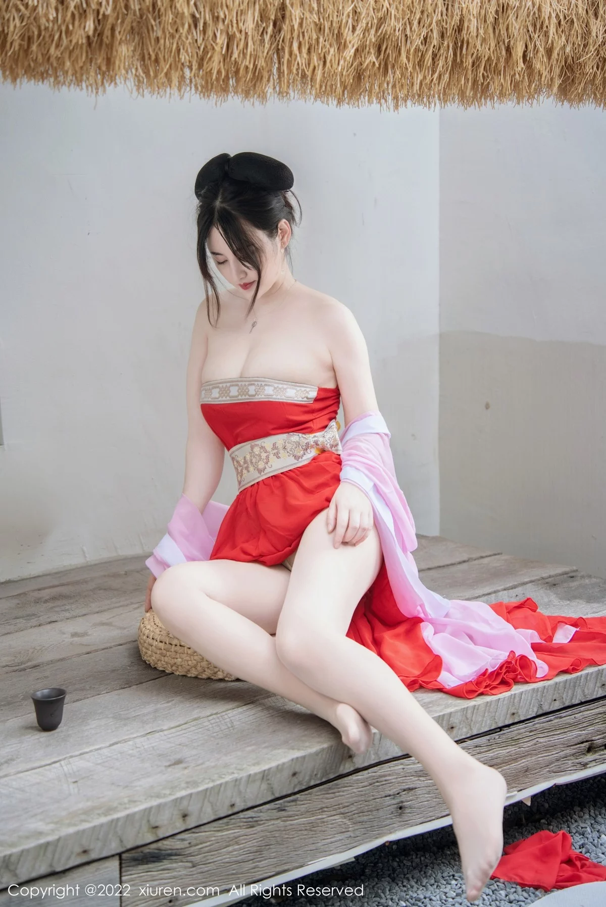 [[XiuRen秀人网]秀人网]No.5141_模特诗诗kiki性感古装服饰配无内肉丝半脱秀惹火身材诱惑写真80P