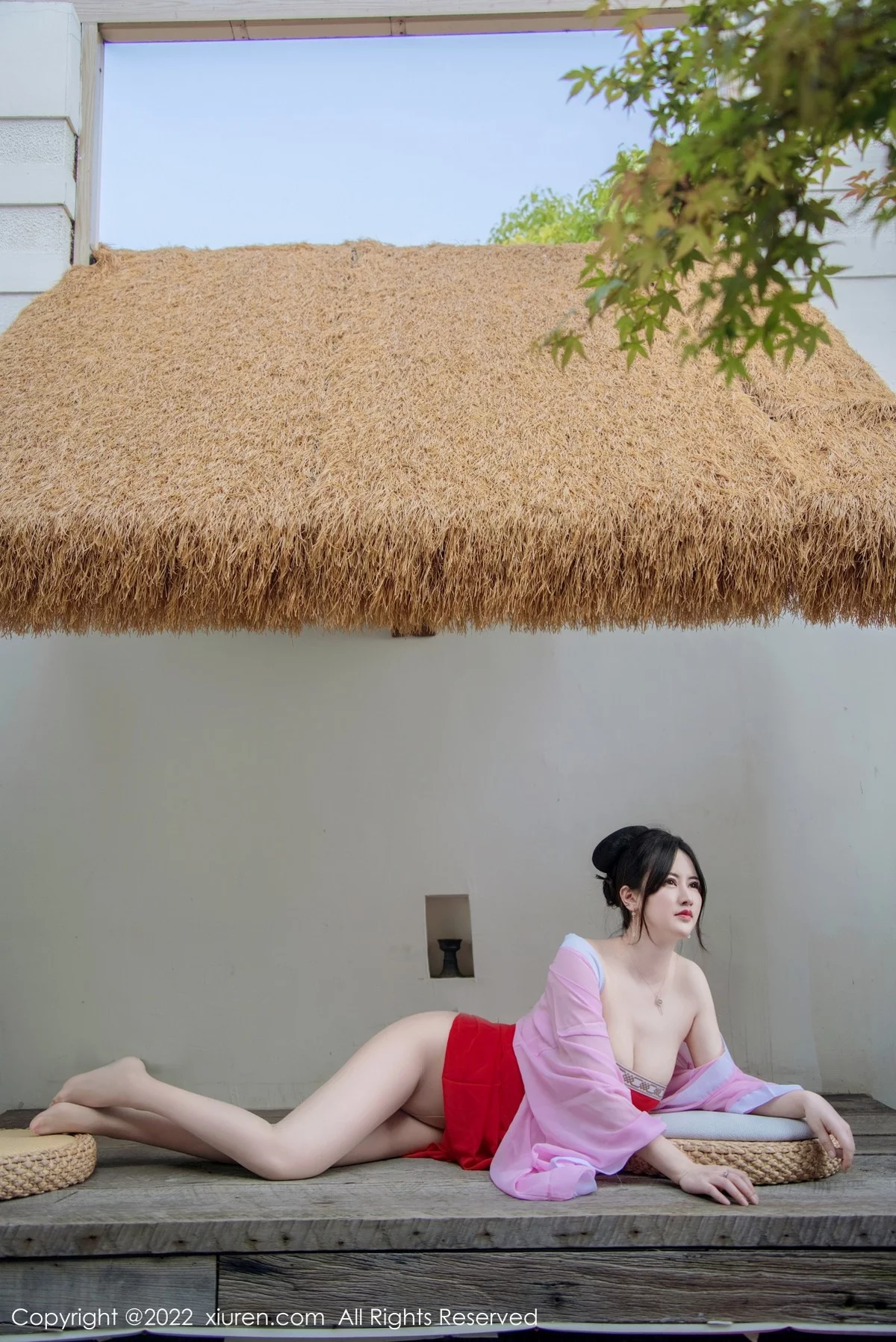 [[XiuRen秀人网]秀人网]No.5141_模特诗诗kiki性感古装服饰配无内肉丝半脱秀惹火身材诱惑写真80P