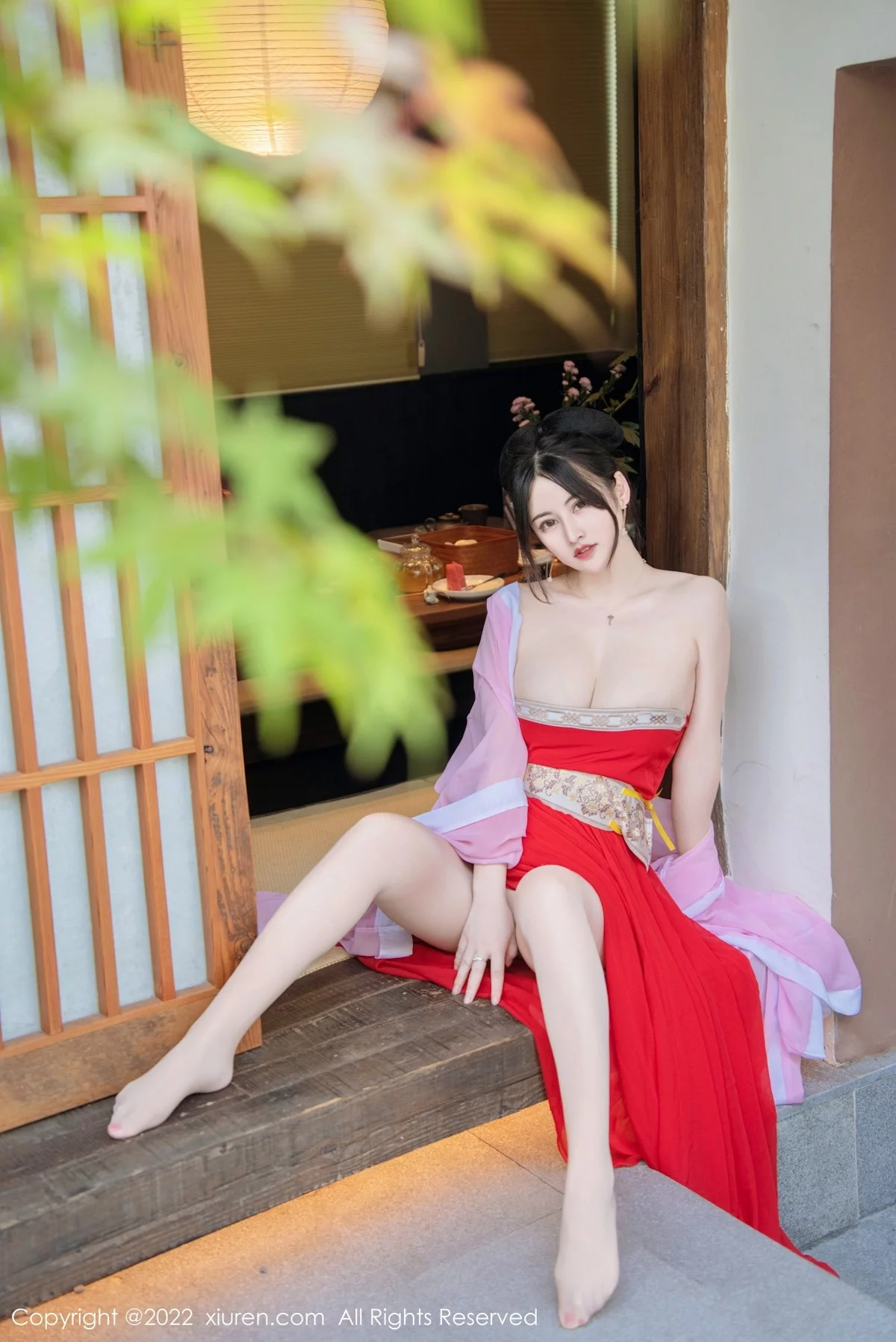 [[XiuRen秀人网]秀人网]No.5141_模特诗诗kiki性感古装服饰配无内肉丝半脱秀惹火身材诱惑写真80P