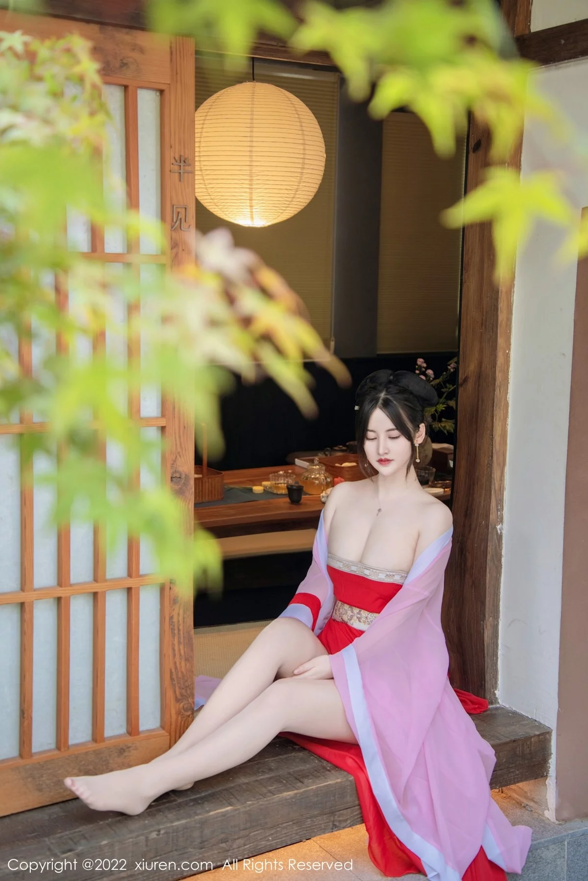 [[XiuRen秀人网]秀人网]No.5141_模特诗诗kiki性感古装服饰配无内肉丝半脱秀惹火身材诱惑写真80P