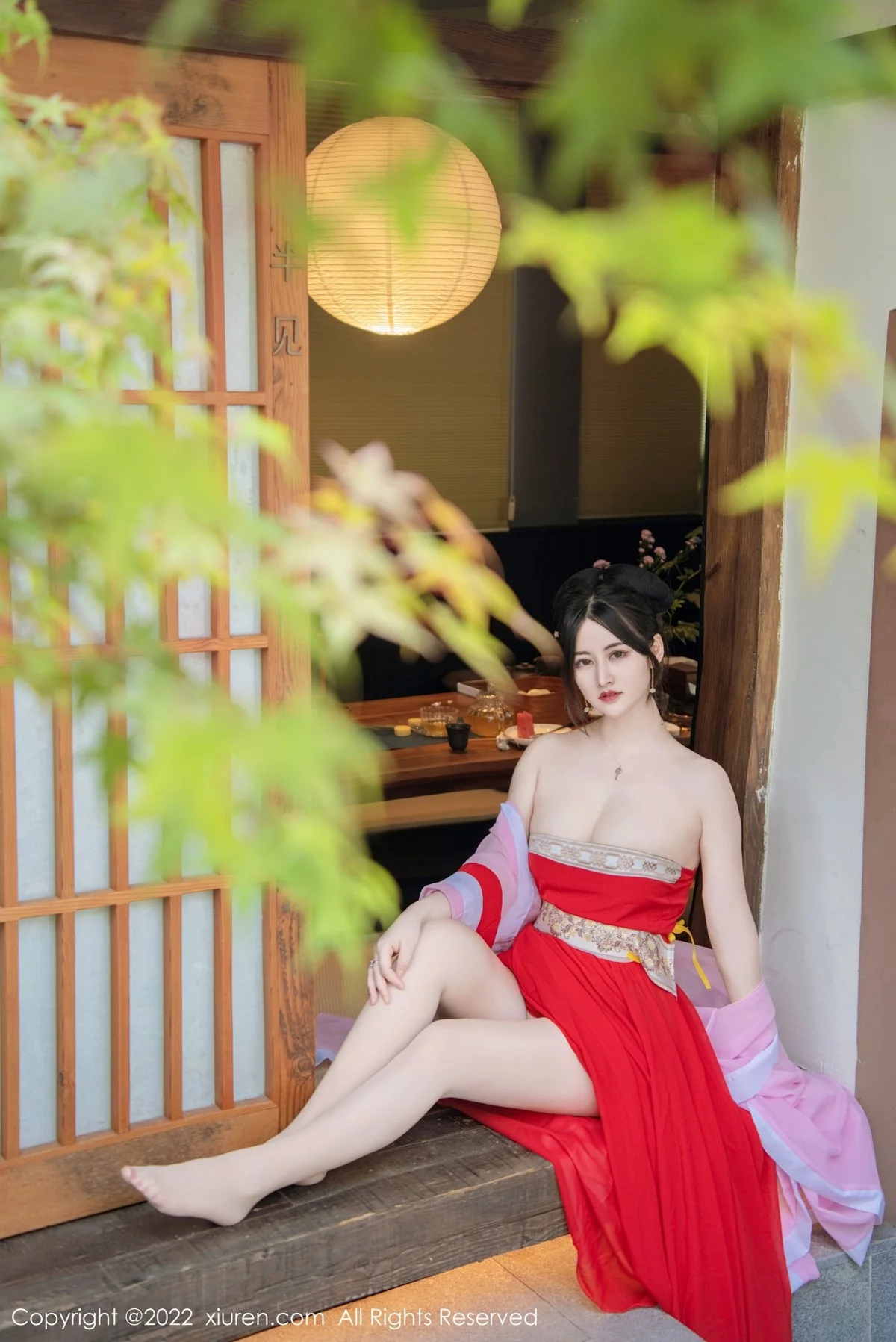 [[XiuRen秀人网]秀人网]No.5141_模特诗诗kiki性感古装服饰配无内肉丝半脱秀惹火身材诱惑写真80P