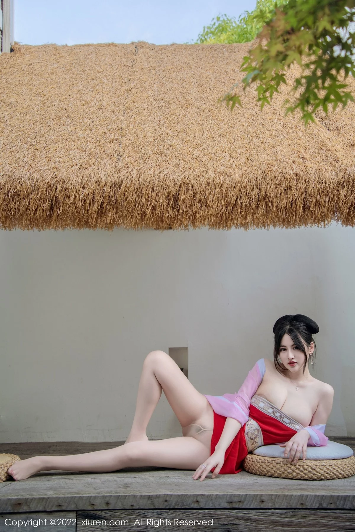 [[XiuRen秀人网]秀人网]No.5141_模特诗诗kiki性感古装服饰配无内肉丝半脱秀惹火身材诱惑写真80P