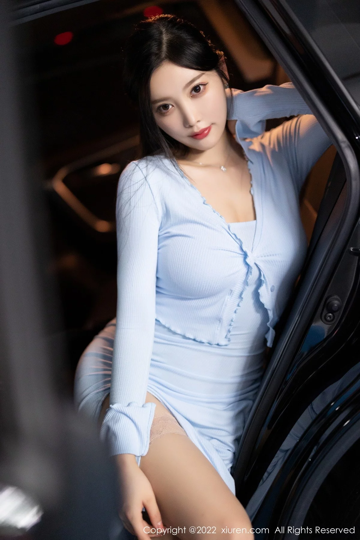 [[XiuRen秀人网]秀人网]No.5144_女神杨晨晨Yome都市丽人系列淡蓝长裙配蕾丝袜完美诱惑写真101P