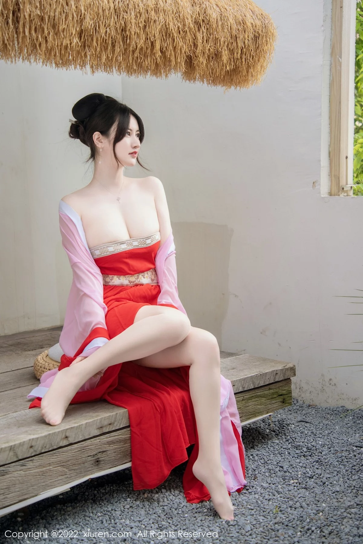 [[XiuRen秀人网]秀人网]No.5141_模特诗诗kiki性感古装服饰配无内肉丝半脱秀惹火身材诱惑写真80P