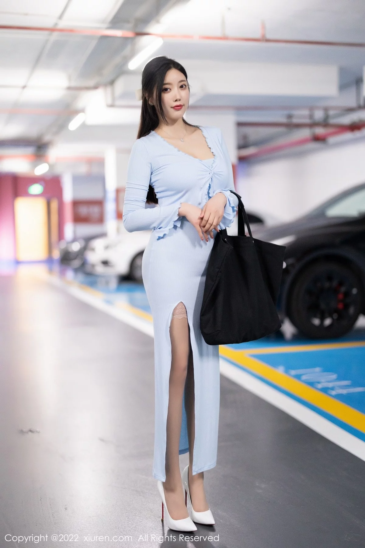 [[XiuRen秀人网]秀人网]No.5144_女神杨晨晨Yome都市丽人系列淡蓝长裙配蕾丝袜完美诱惑写真101P