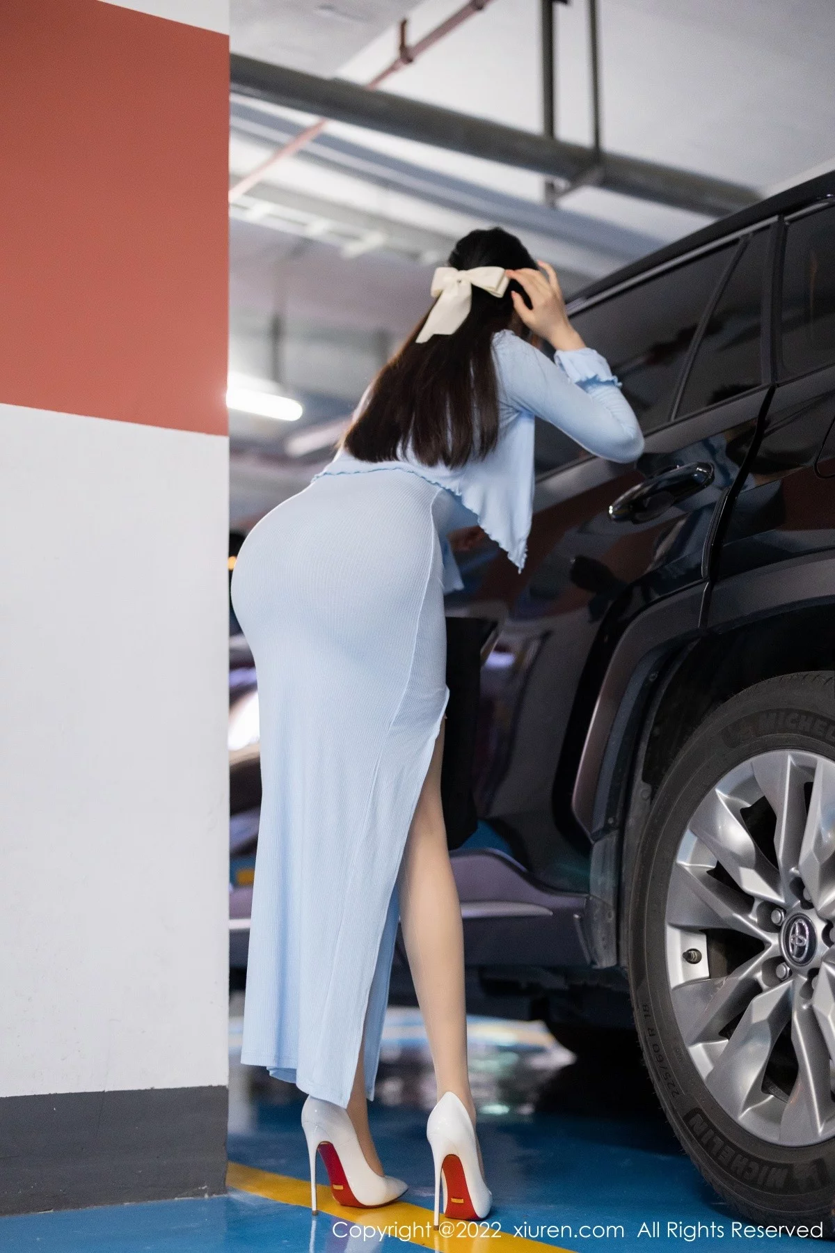 [[XiuRen秀人网]秀人网]No.5144_女神杨晨晨Yome都市丽人系列淡蓝长裙配蕾丝袜完美诱惑写真101P