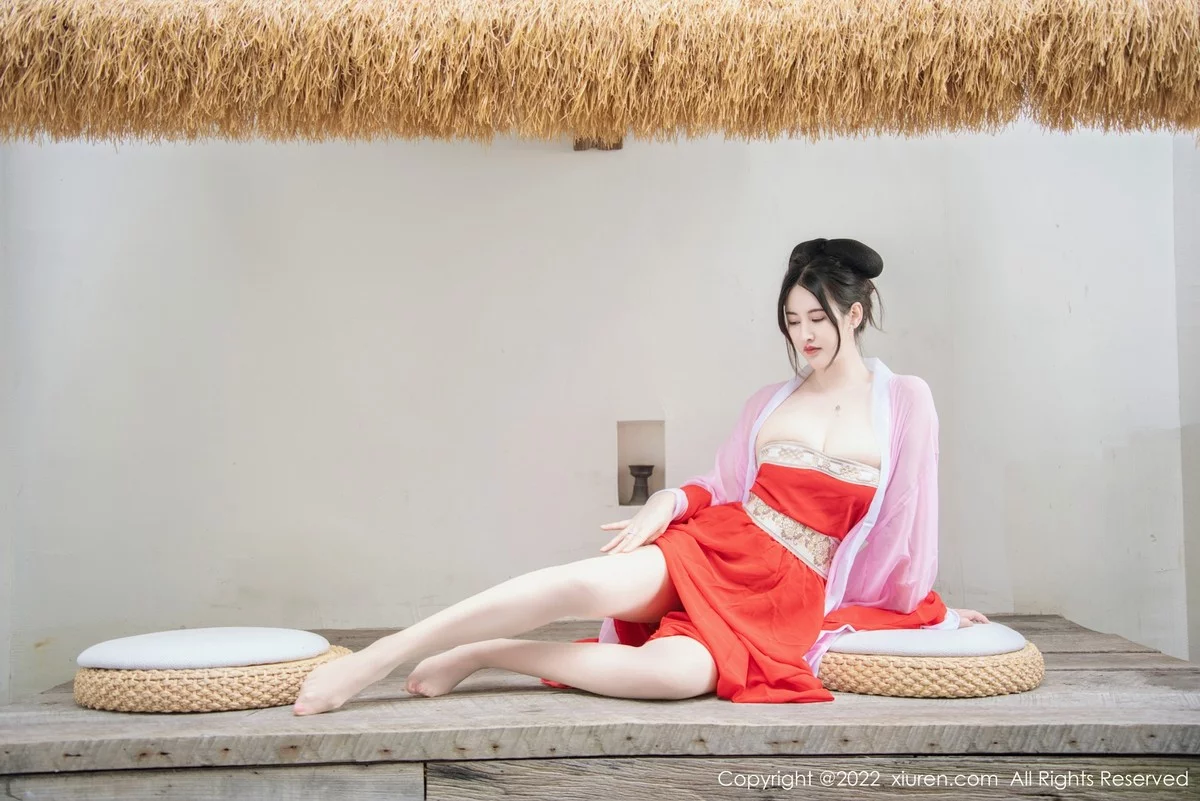 [[XiuRen秀人网]秀人网]No.5141_模特诗诗kiki性感古装服饰配无内肉丝半脱秀惹火身材诱惑写真80P