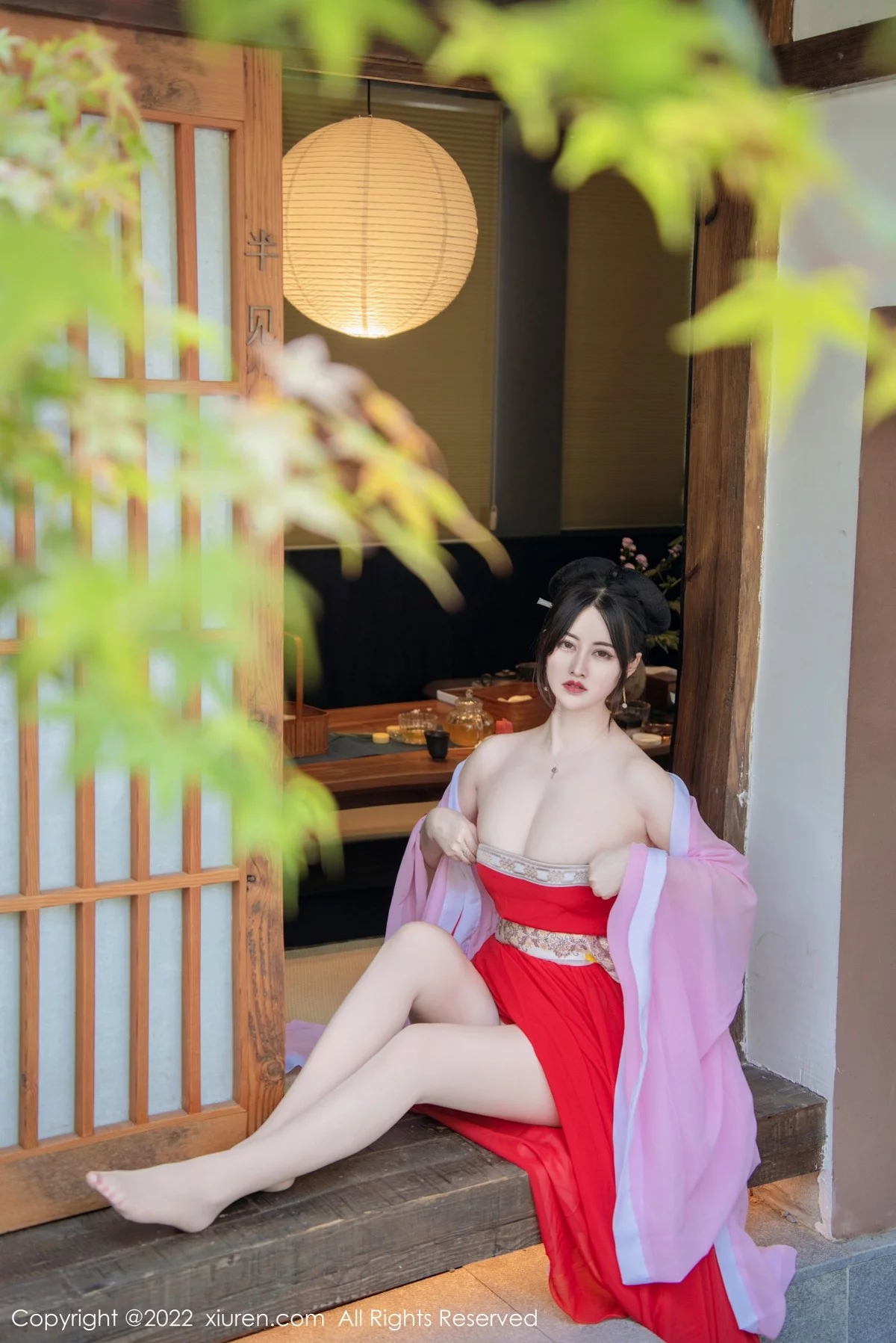 [[XiuRen秀人网]秀人网]No.5141_模特诗诗kiki性感古装服饰配无内肉丝半脱秀惹火身材诱惑写真80P