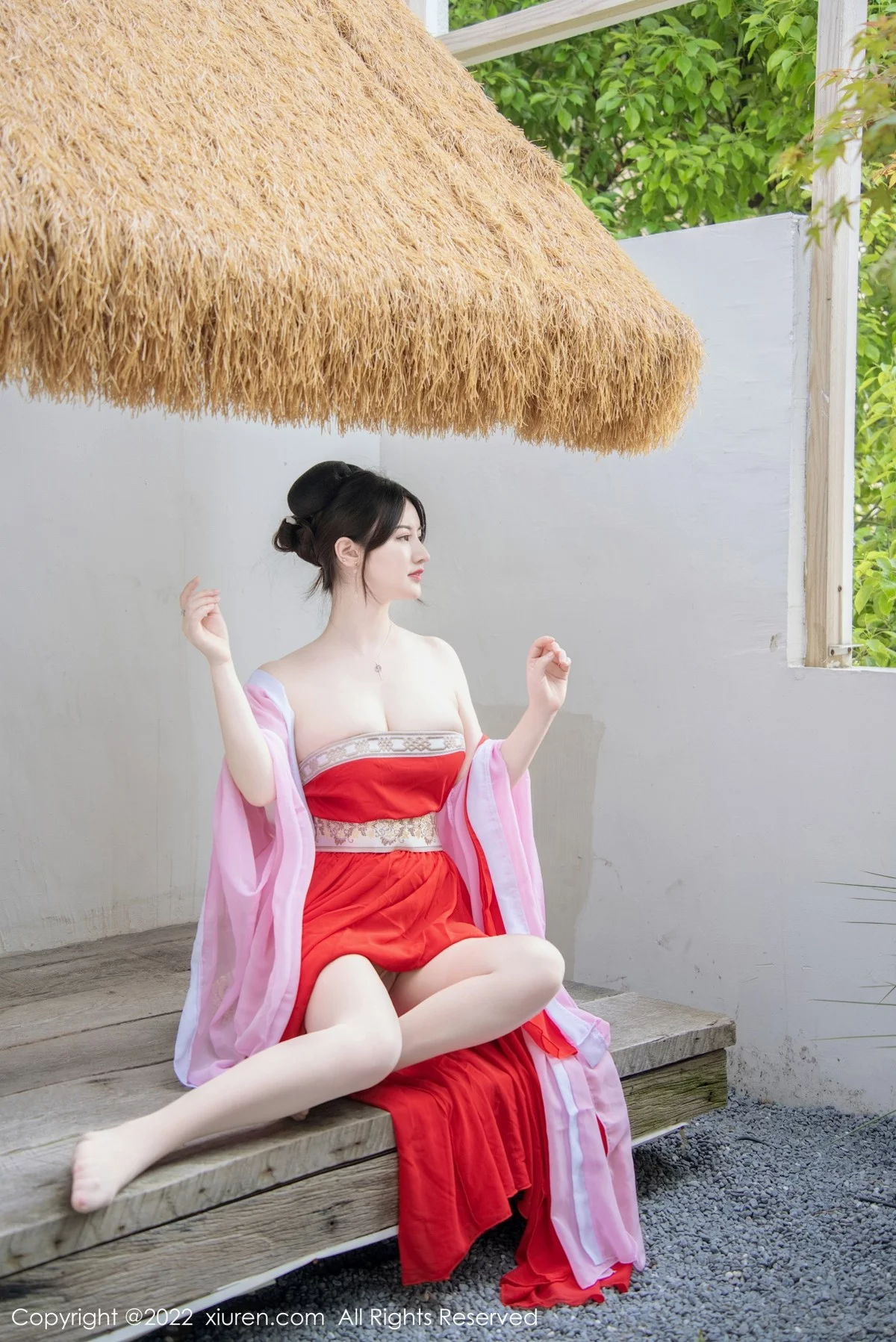 [[XiuRen秀人网]秀人网]No.5141_模特诗诗kiki性感古装服饰配无内肉丝半脱秀惹火身材诱惑写真80P