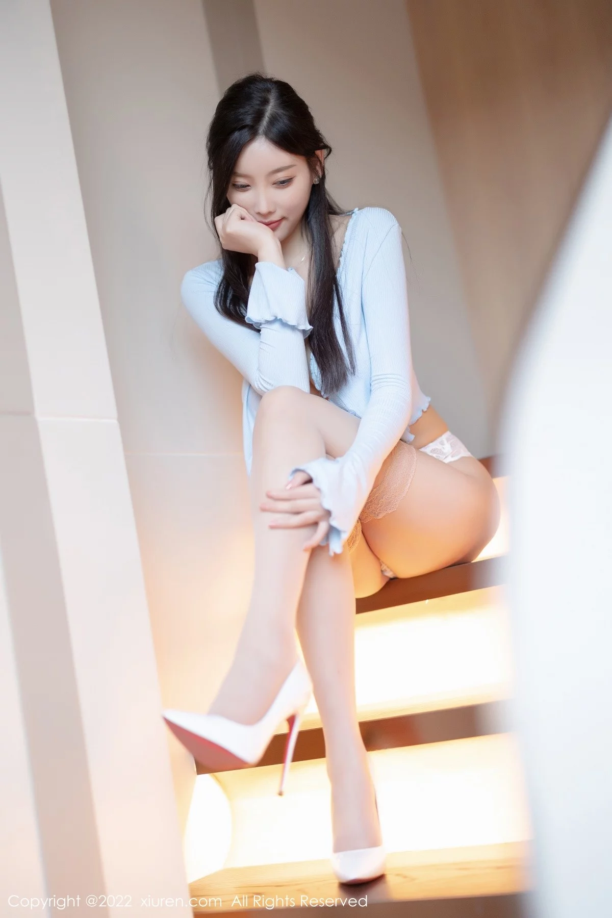 [[XiuRen秀人网]秀人网]No.5144_女神杨晨晨Yome都市丽人系列淡蓝长裙配蕾丝袜完美诱惑写真101P