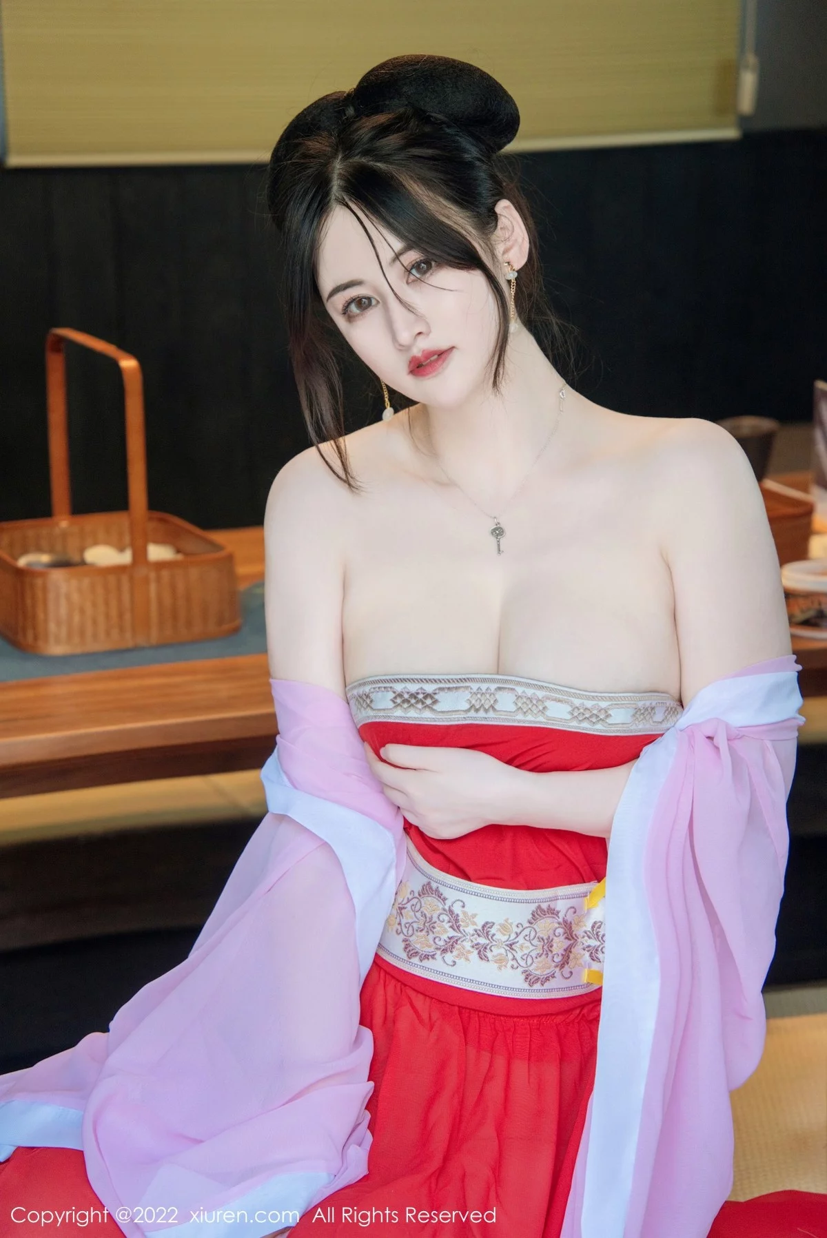 [[XiuRen秀人网]秀人网]No.5141_模特诗诗kiki性感古装服饰配无内肉丝半脱秀惹火身材诱惑写真80P