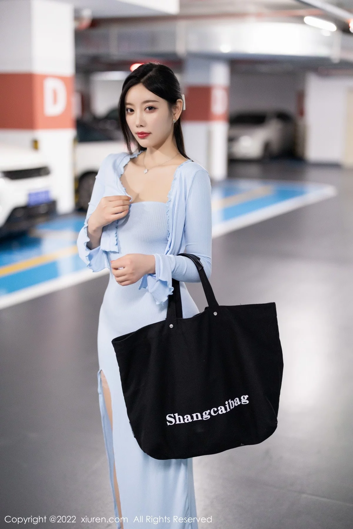 [[XiuRen秀人网]秀人网]No.5144_女神杨晨晨Yome都市丽人系列淡蓝长裙配蕾丝袜完美诱惑写真101P