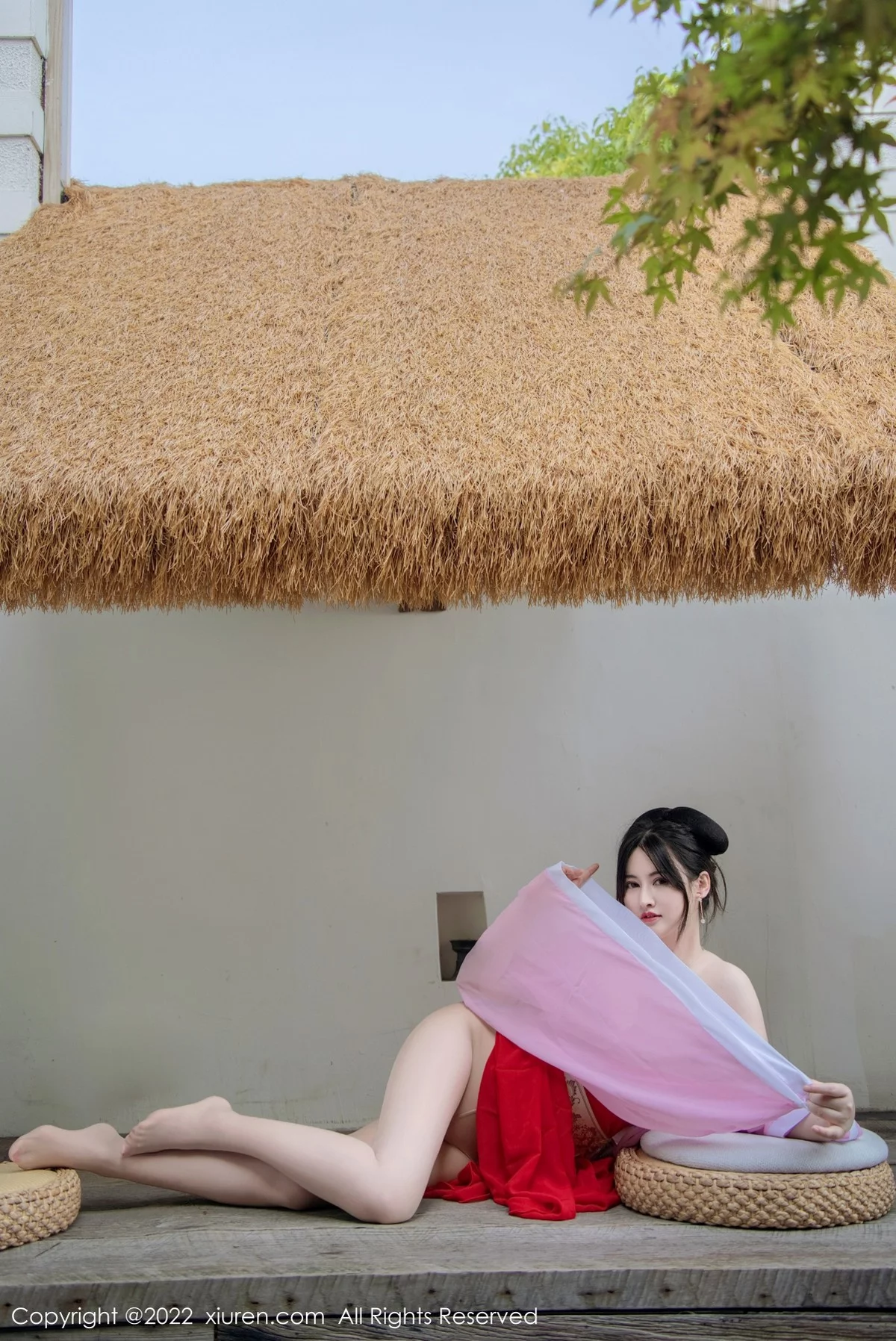 [[XiuRen秀人网]秀人网]No.5141_模特诗诗kiki性感古装服饰配无内肉丝半脱秀惹火身材诱惑写真80P