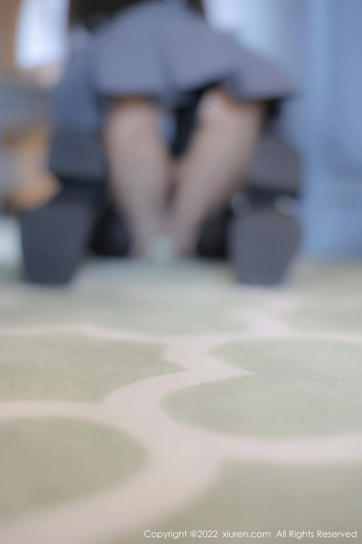 [[XiuRen秀人网]秀人网]No.5143_模特豆瓣酱性感白T配灰短裙半脱露性感内衣秀丰满身材诱惑写真72P