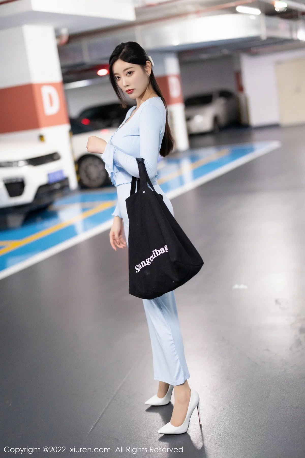 [[XiuRen秀人网]秀人网]No.5144_女神杨晨晨Yome都市丽人系列淡蓝长裙配蕾丝袜完美诱惑写真101P