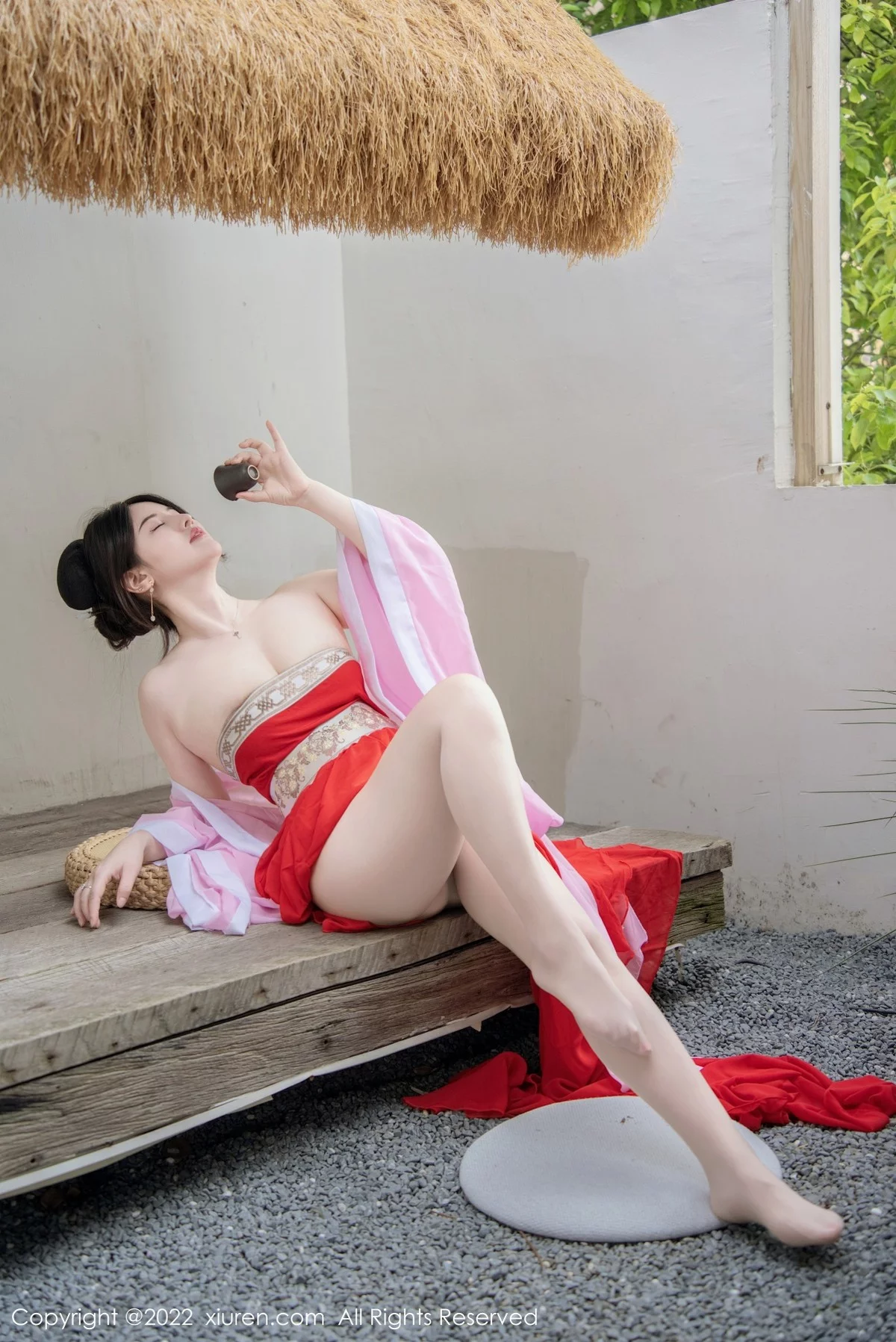 [[XiuRen秀人网]秀人网]No.5141_模特诗诗kiki性感古装服饰配无内肉丝半脱秀惹火身材诱惑写真80P