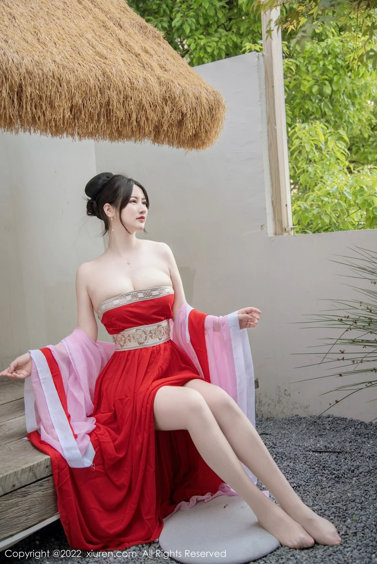 [[XiuRen秀人网]秀人网]No.5141_模特诗诗kiki性感古装服饰配无内肉丝半脱秀惹火身材诱惑写真80P