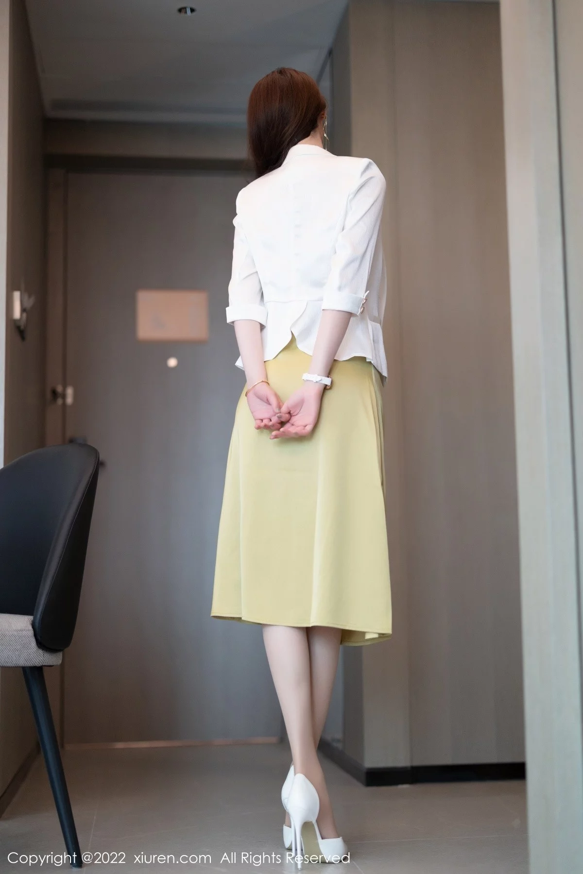 [[XiuRen秀人网]秀人网]No.5147_模特梦心玥佛山心愿旅拍脱吊带裙露黄色内衣超薄肉丝诱惑写真82P