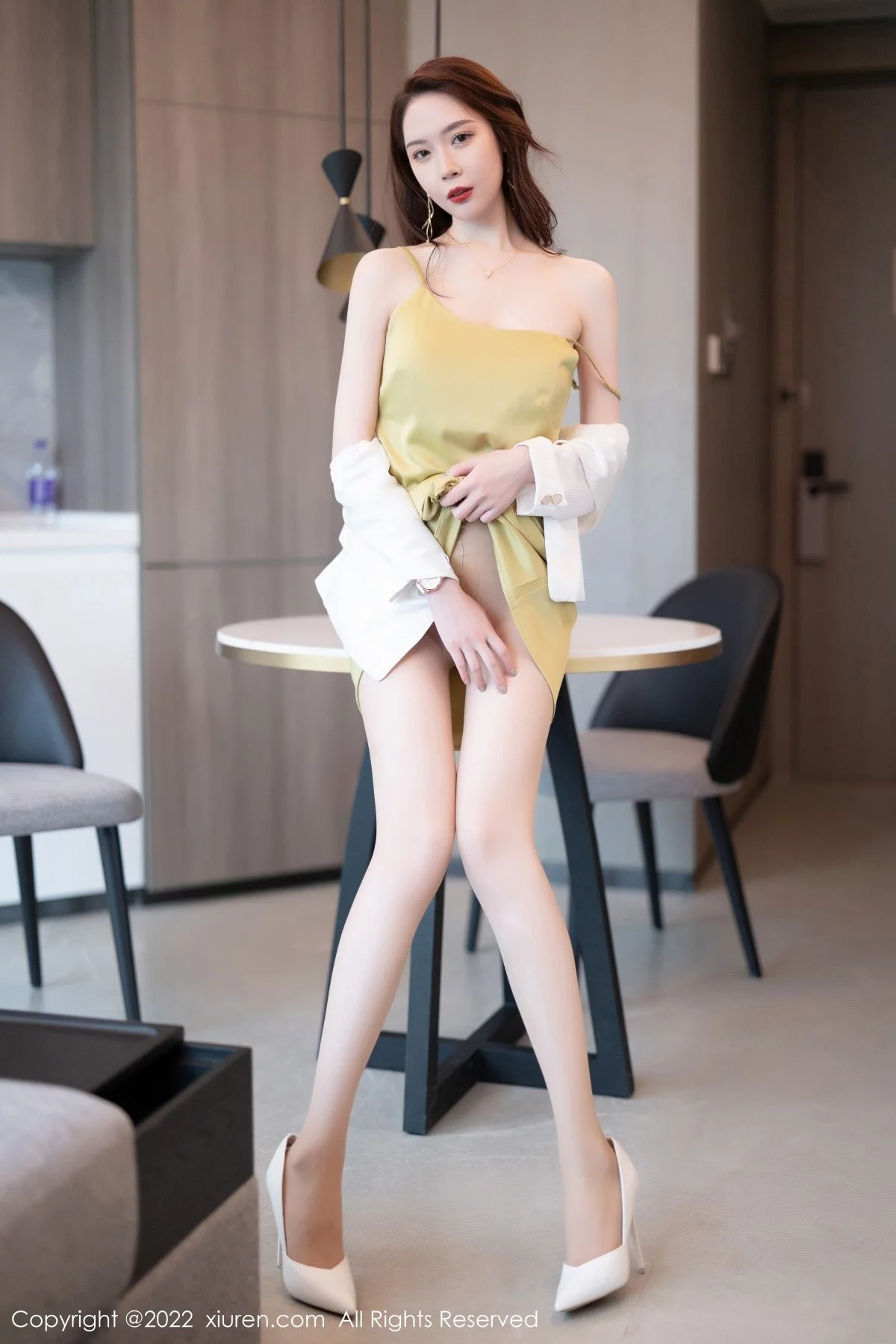 [[XiuRen秀人网]秀人网]No.5147_模特梦心玥佛山心愿旅拍脱吊带裙露黄色内衣超薄肉丝诱惑写真82P