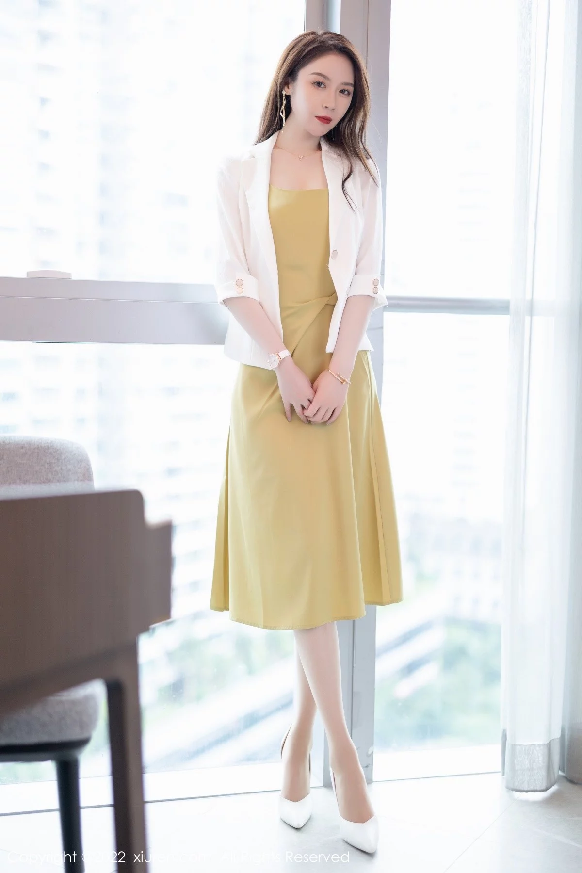 [[XiuRen秀人网]秀人网]No.5147_模特梦心玥佛山心愿旅拍脱吊带裙露黄色内衣超薄肉丝诱惑写真82P