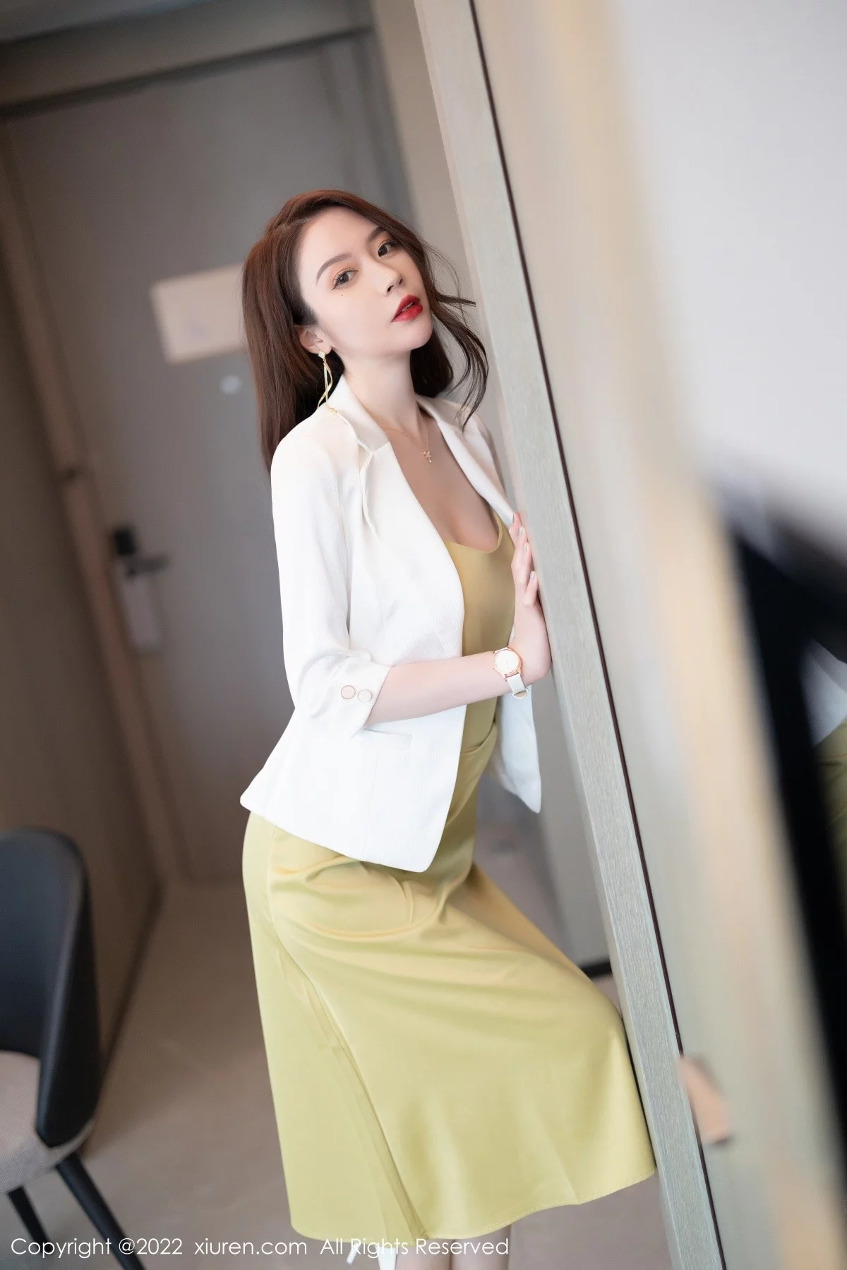 [[XiuRen秀人网]秀人网]No.5147_模特梦心玥佛山心愿旅拍脱吊带裙露黄色内衣超薄肉丝诱惑写真82P