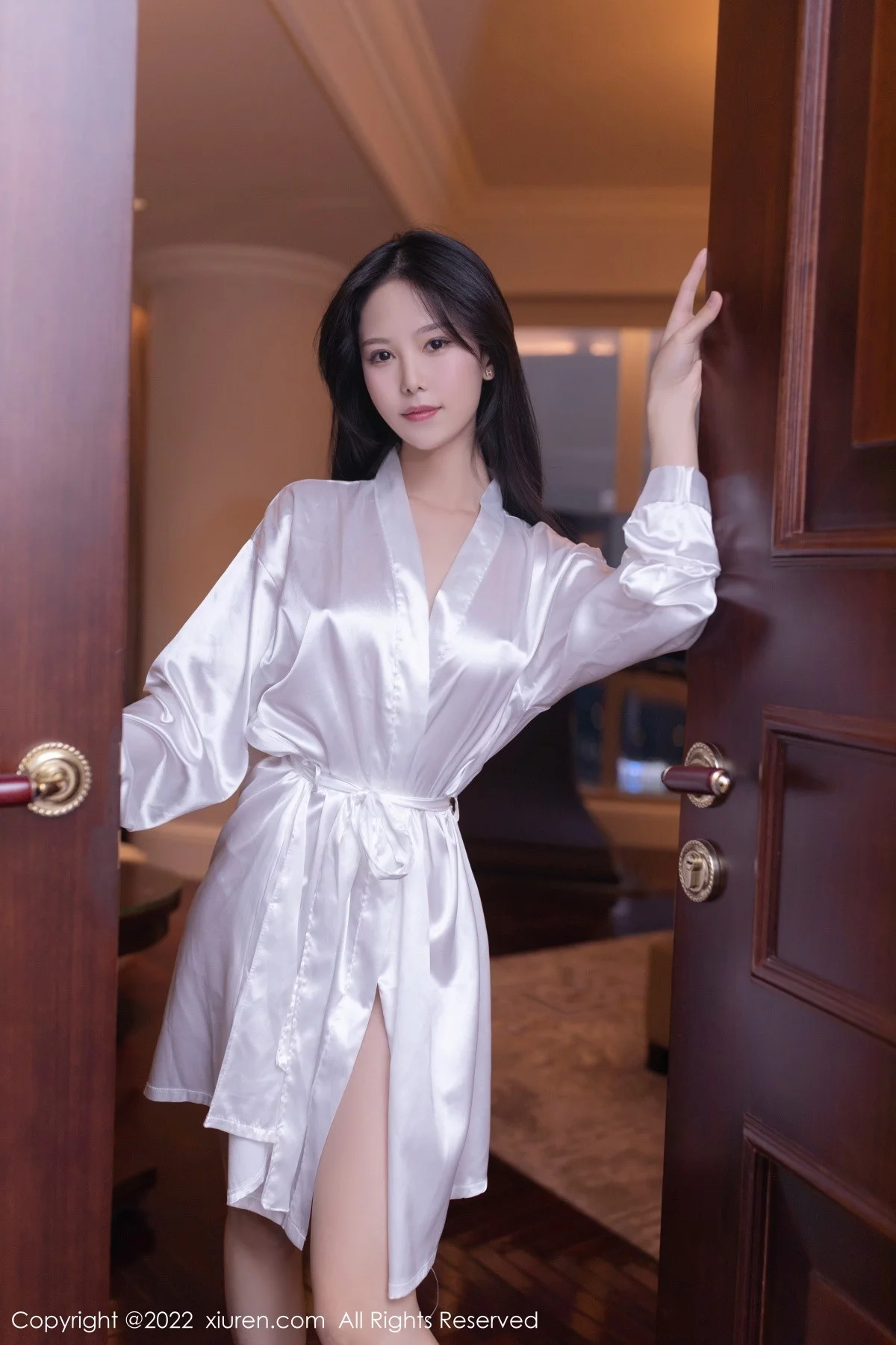 [[XiuRen秀人网]秀人网]No.5146_模特利世室内场景脱白色丝绸睡裙露性感白色内衣迷人诱惑写真63P