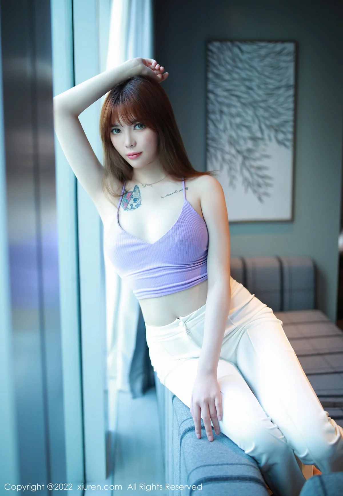 [[XiuRen秀人网]秀人网]No.5145_模特Arude薇薇性感紫色收身吊带配白色长裤秀凹凸身材诱惑写真56P