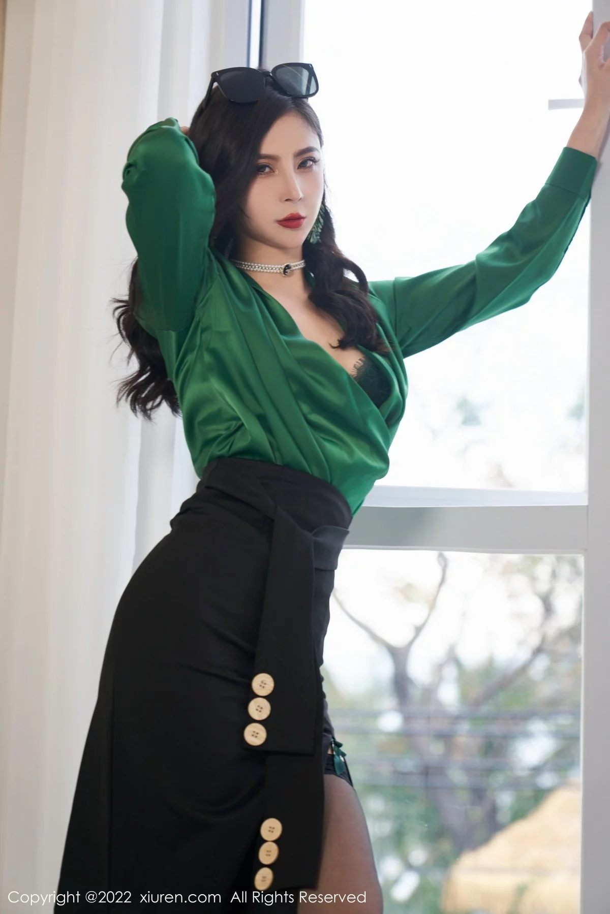 [[XiuRen秀人网]秀人网]No.5153_模特小蛮妖Yummy私房半脱露绿色蕾丝内衣配黑蕾丝袜诱惑写真65P