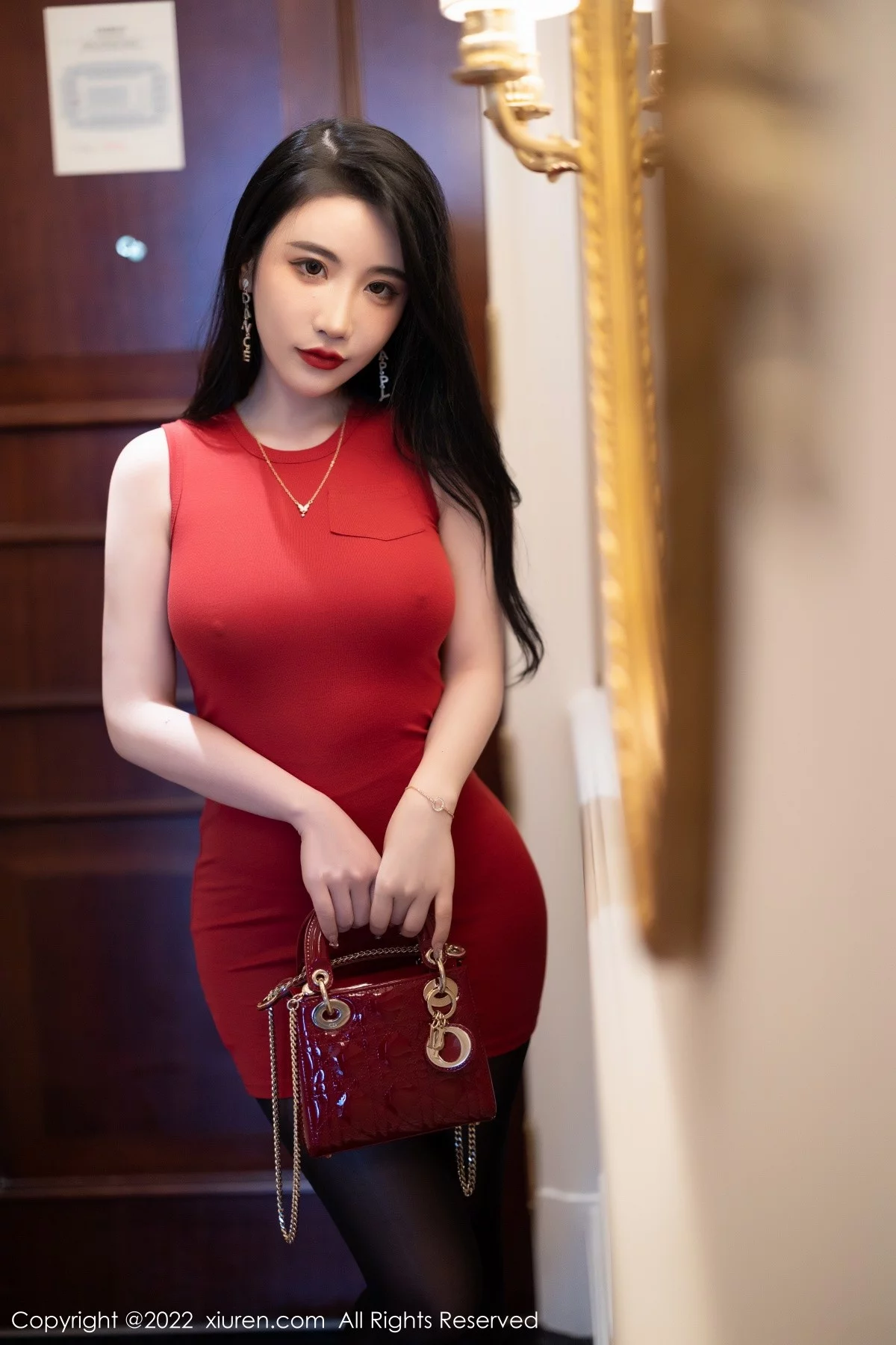 [[XiuRen秀人网]秀人网]No.5151_女神Cherry绯月樱厦门旅拍红色收身衣配开档黑丝撩人诱惑写真86P