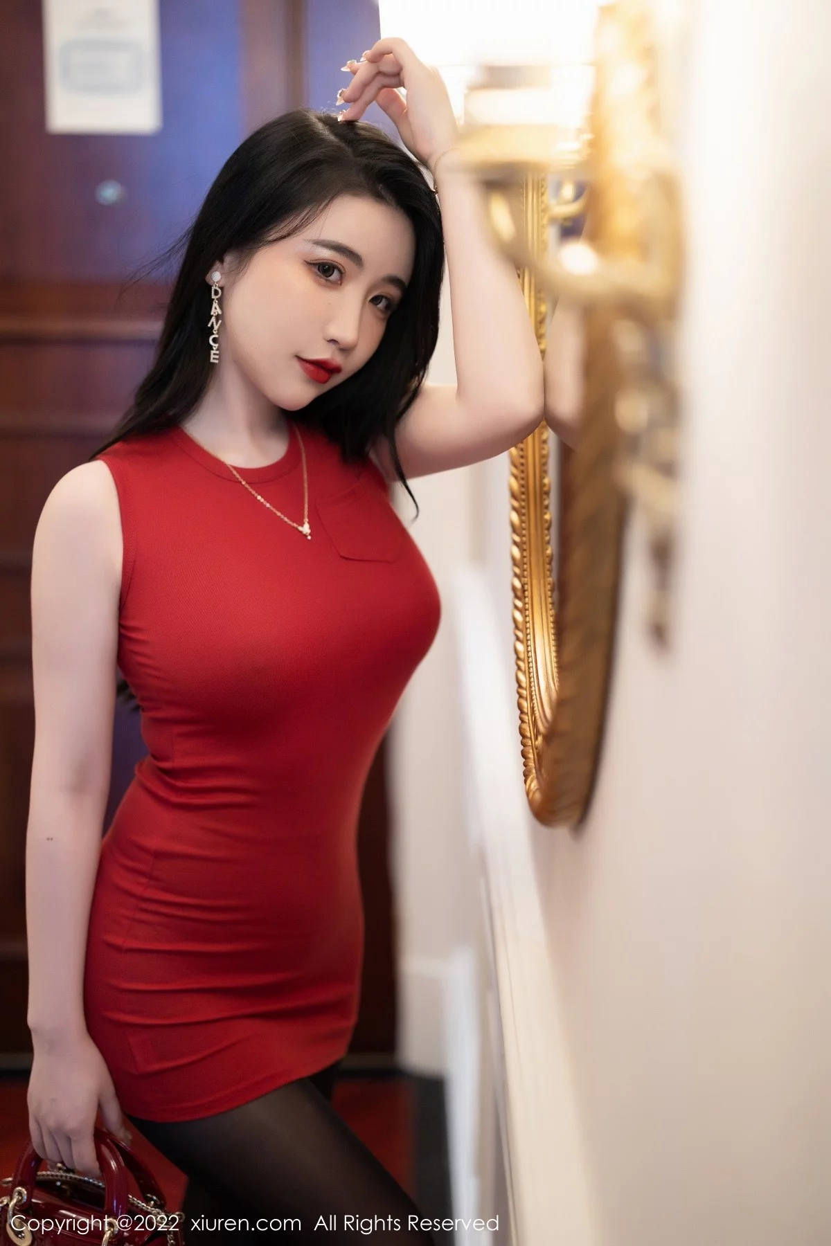 [[XiuRen秀人网]秀人网]No.5151_女神Cherry绯月樱厦门旅拍红色收身衣配开档黑丝撩人诱惑写真86P